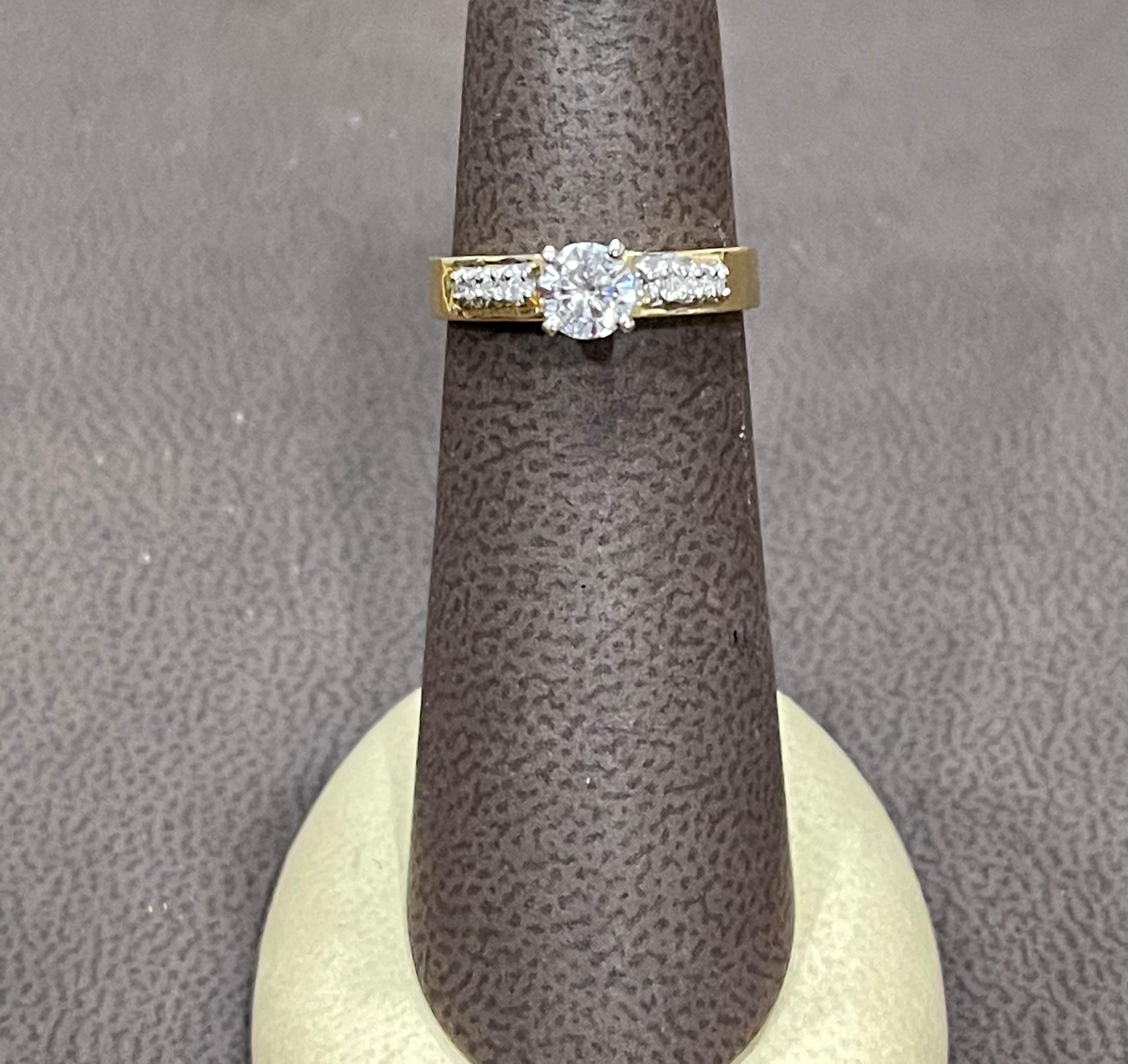 Bague/anneau traditionnel en or jaune 14 carats avec diamant solitaire de 0,50 carat Excellent état - En vente à New York, NY