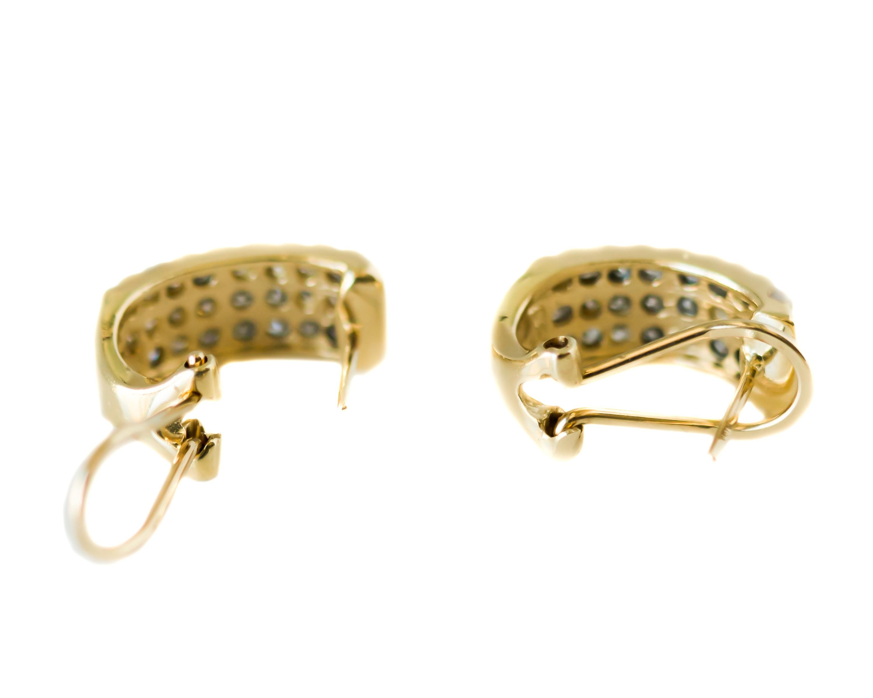 Contemporary 0.50 Carat Total Diamond and 14 Karat Gold Two-Tone Huggie Hoop Earrings For Sale