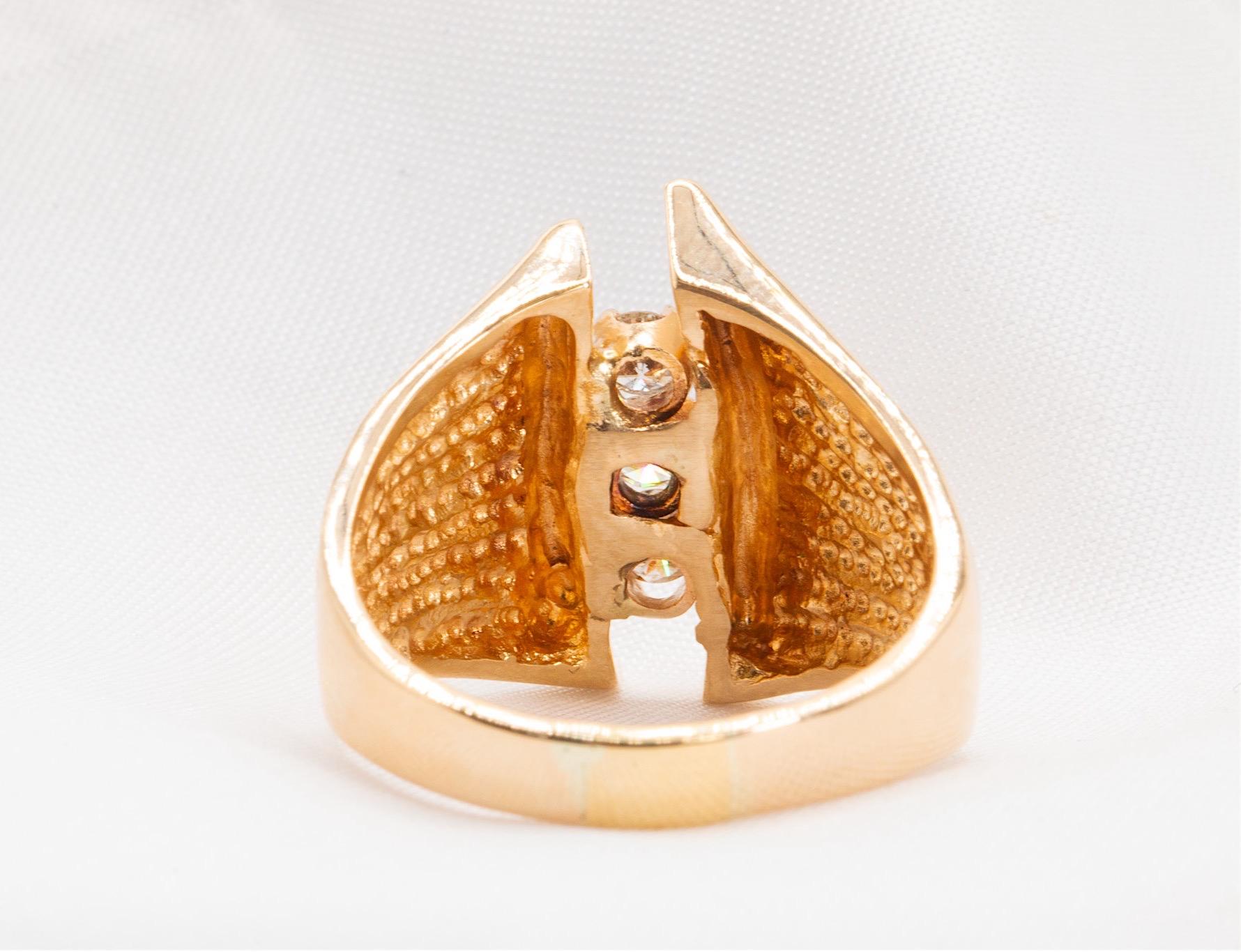 Round Cut 0.50 Carat Total Diamonds in 14k Yellow Gold Vintage Ring For Sale
