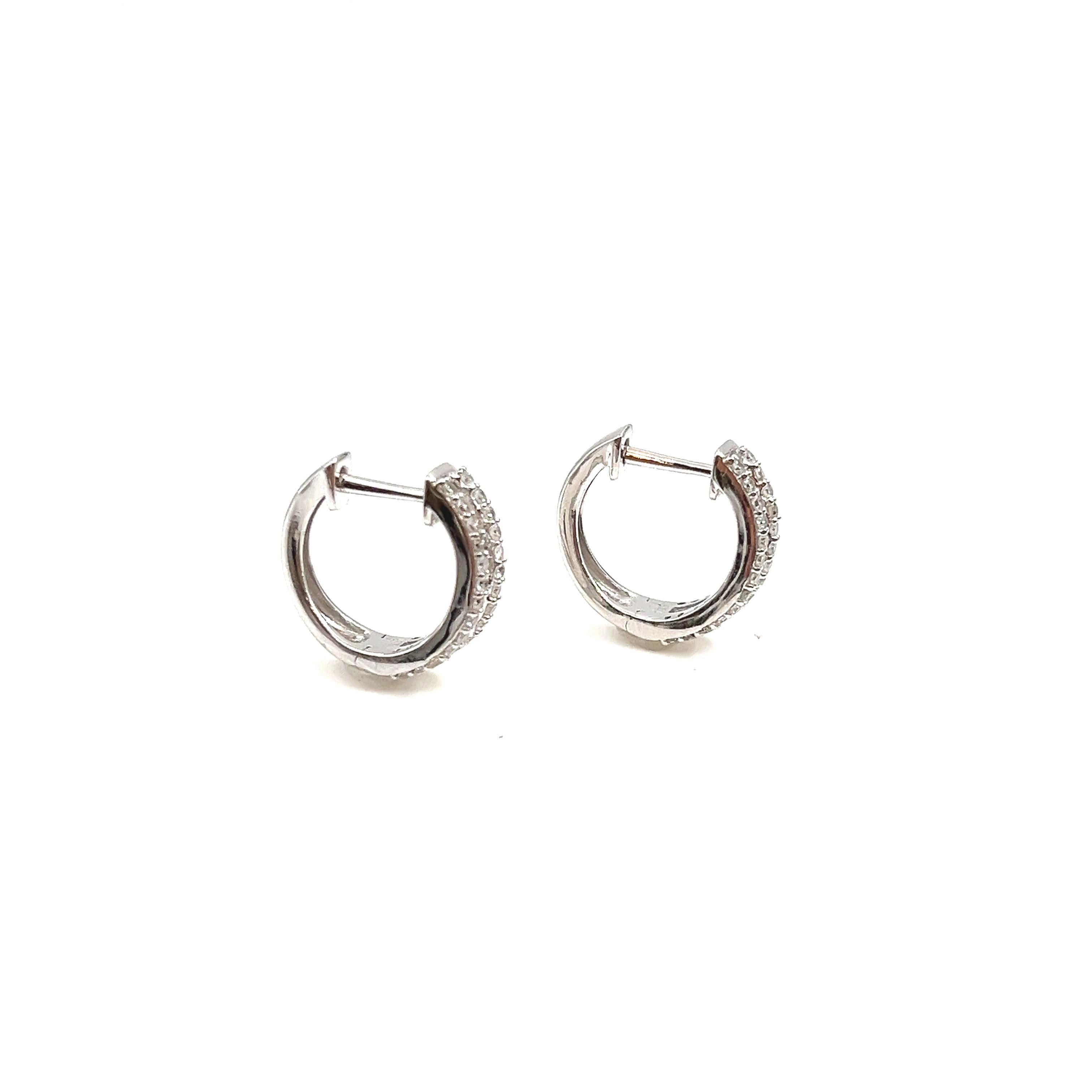 Moderno 0,50 ct Diamante Huggies in vendita