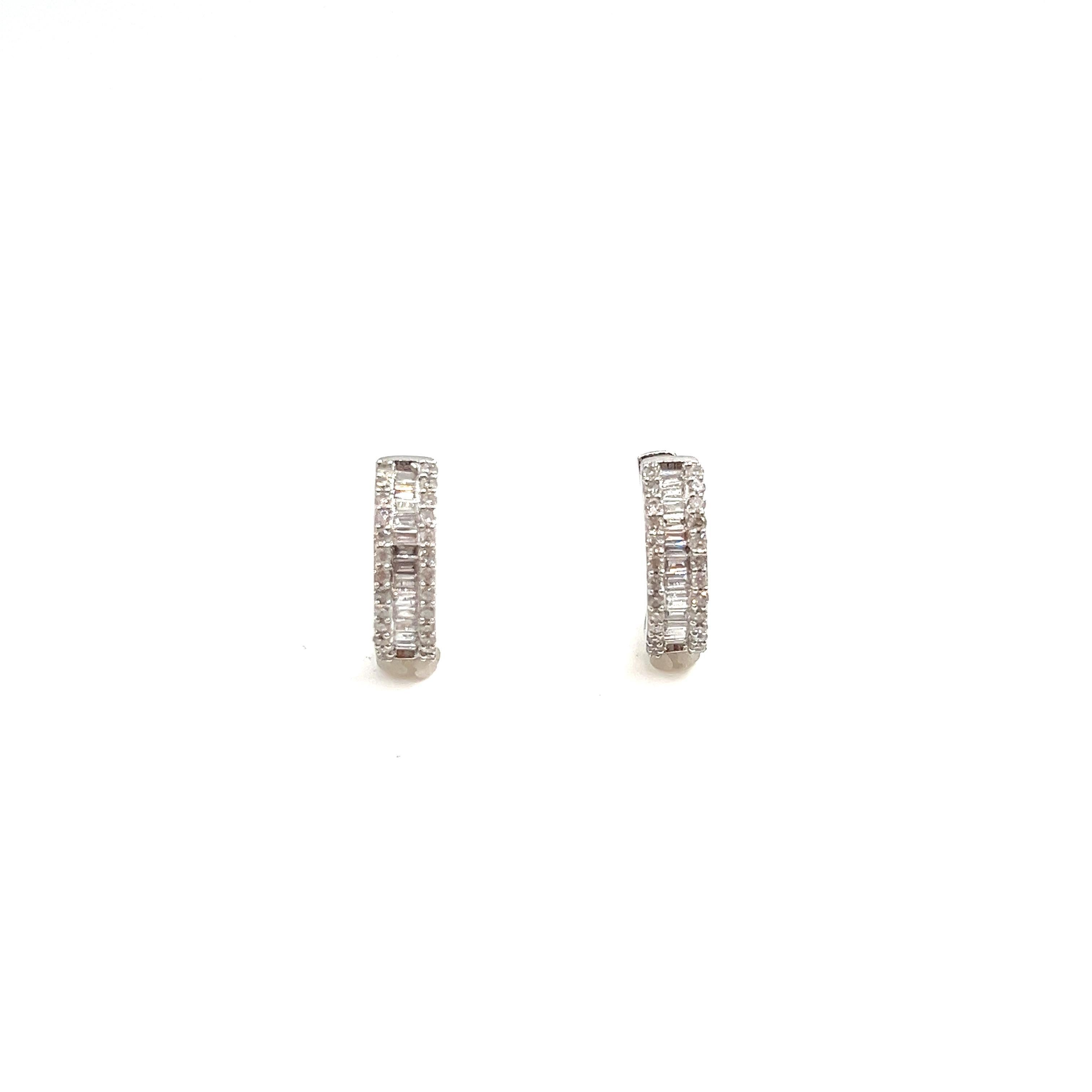 Taglio misto 0,50 ct Diamante Huggies in vendita