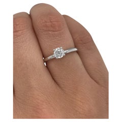 Bague de fiançailles en or blanc 14 carats avec diamants naturels taille ronde de 0,50 carat