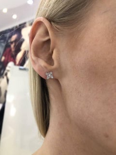 Orecchini con diamante 0.50 CT Round Baguette Princess Cut in oro bianco 18KT