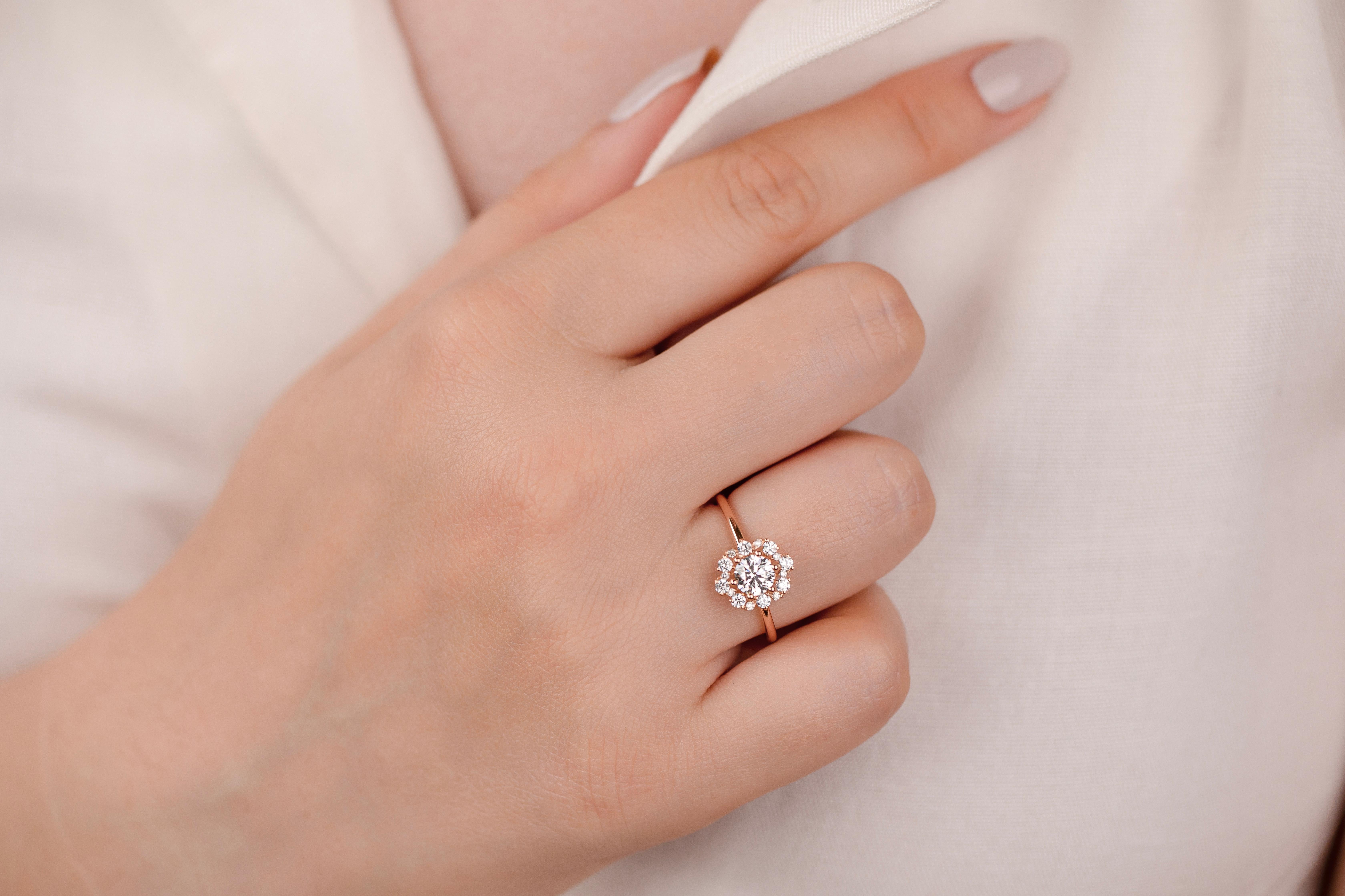 0.50 ct Round Cut Diamond Solitaire, Diamond Solitaire Ring with Edge Stone For Sale 5