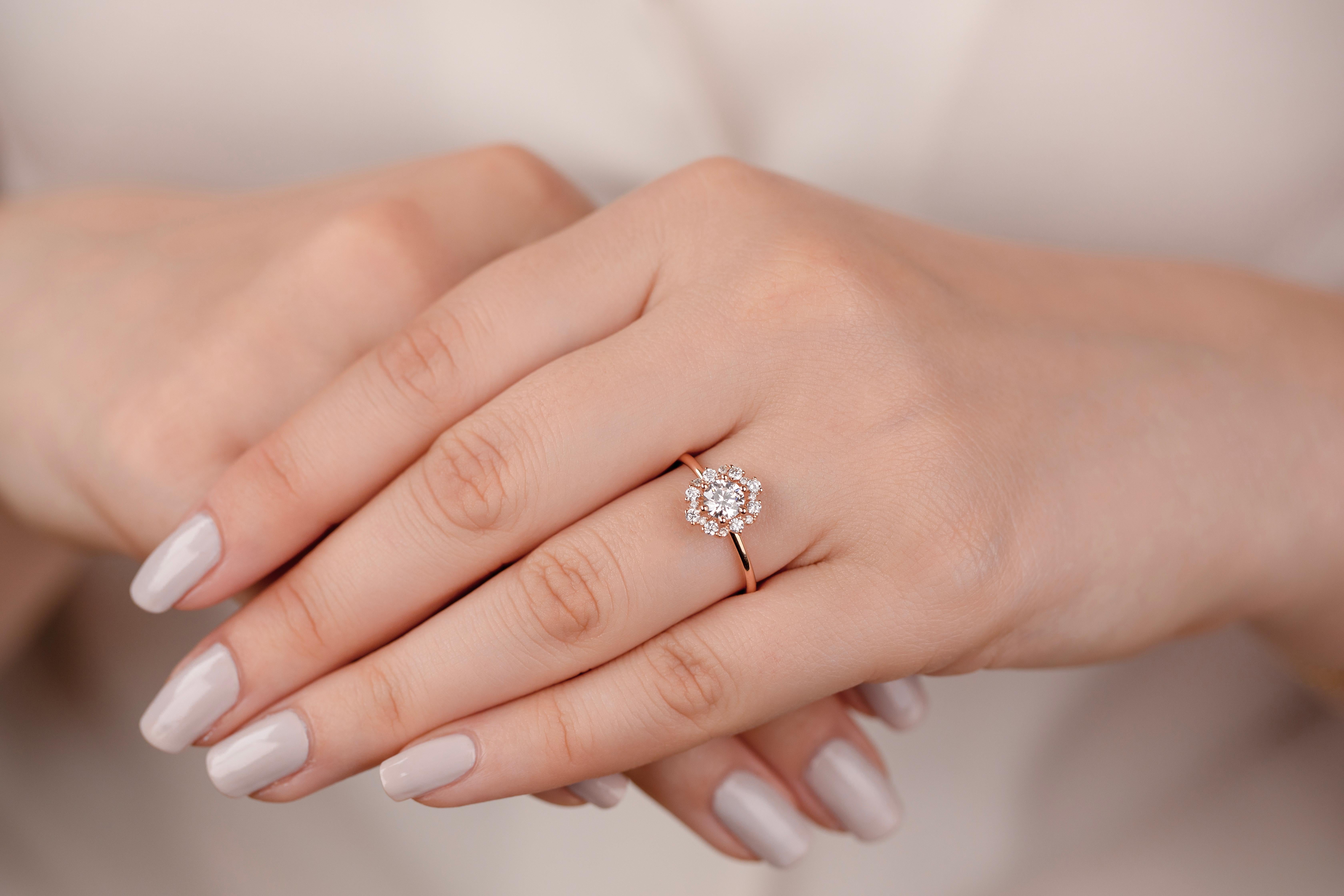 0.50 ct Round Cut Diamond Solitaire, Diamond Solitaire Ring with Edge Stone For Sale 2