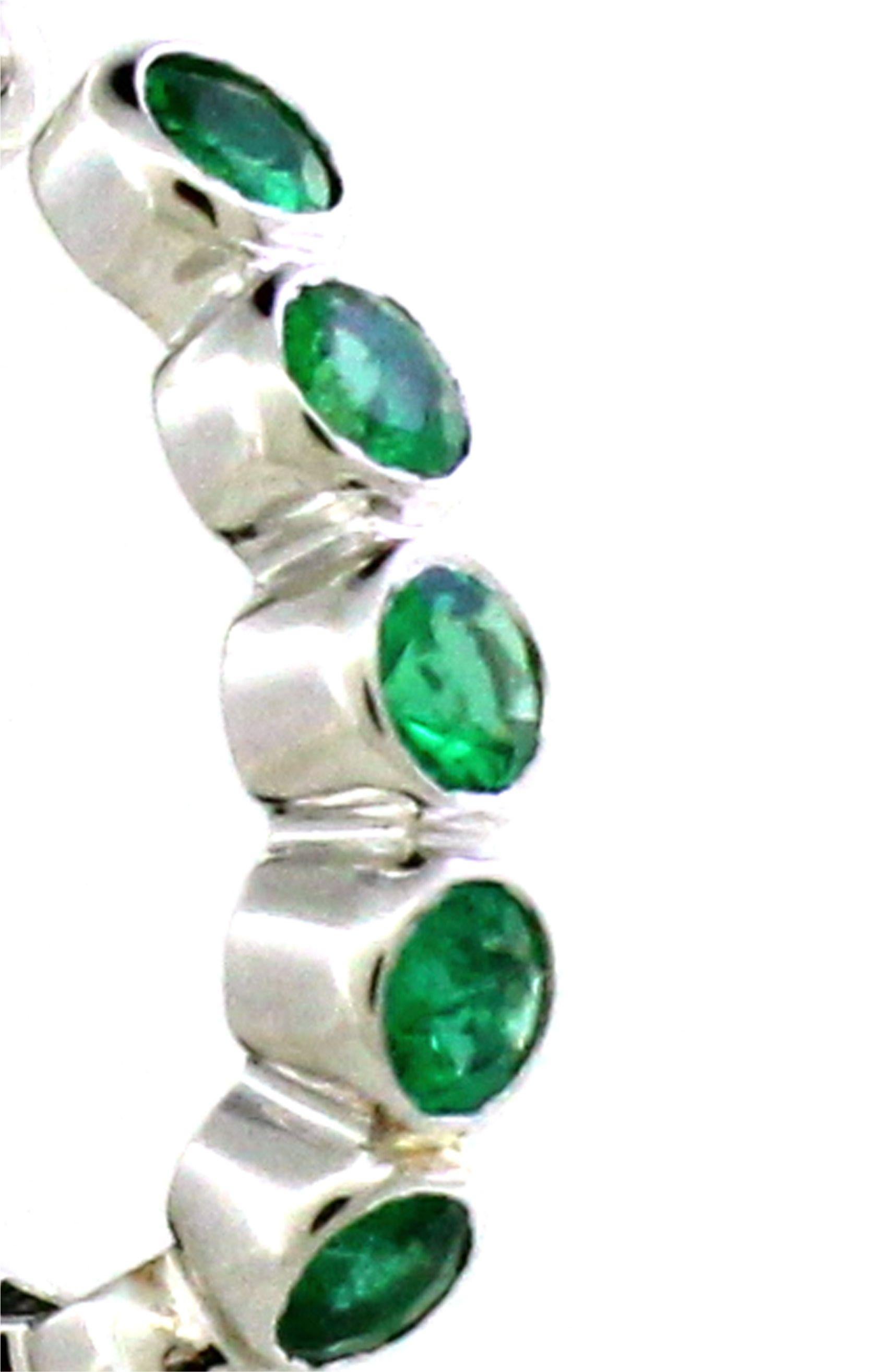 Modern 0.50 cts of Emerald Clip-on-earrings For Sale