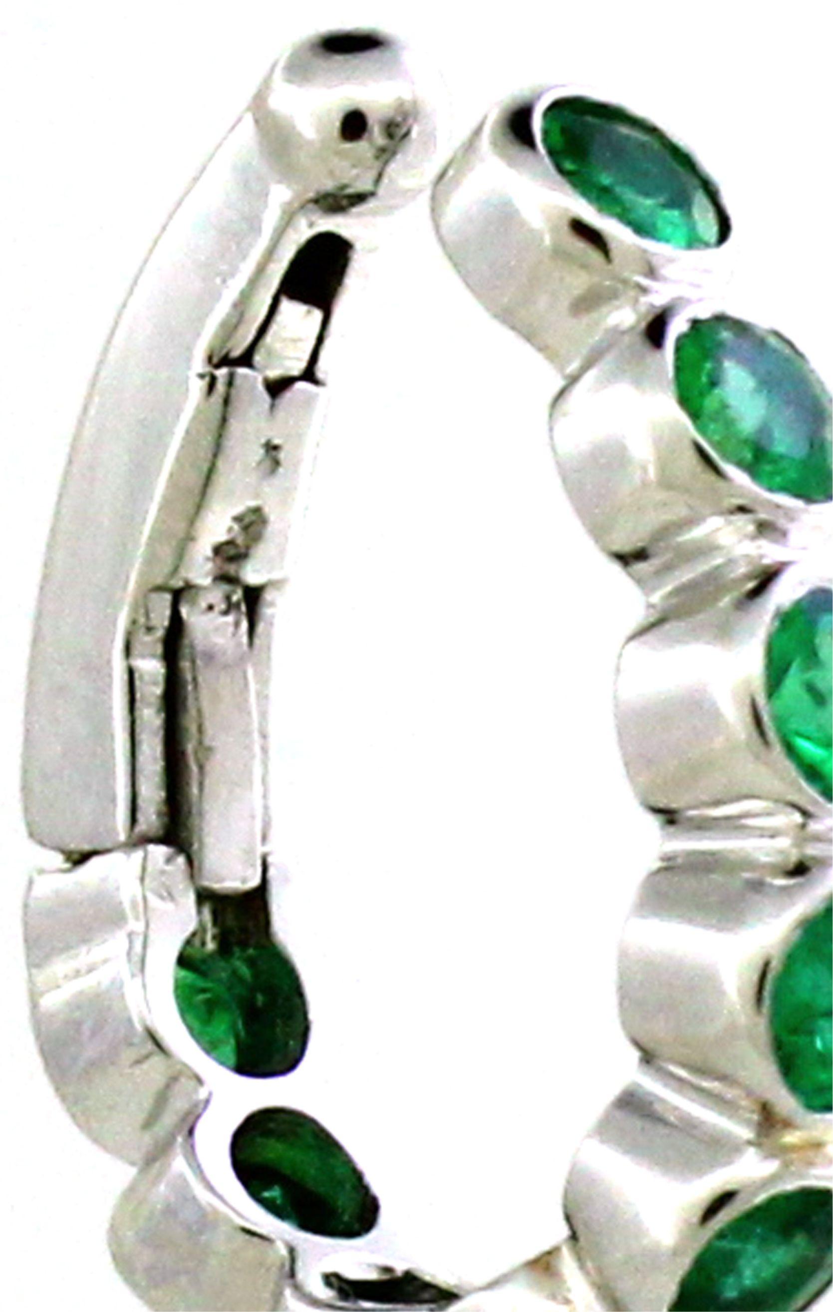 Round Cut 0.50 cts of Emerald Clip-on-earrings For Sale