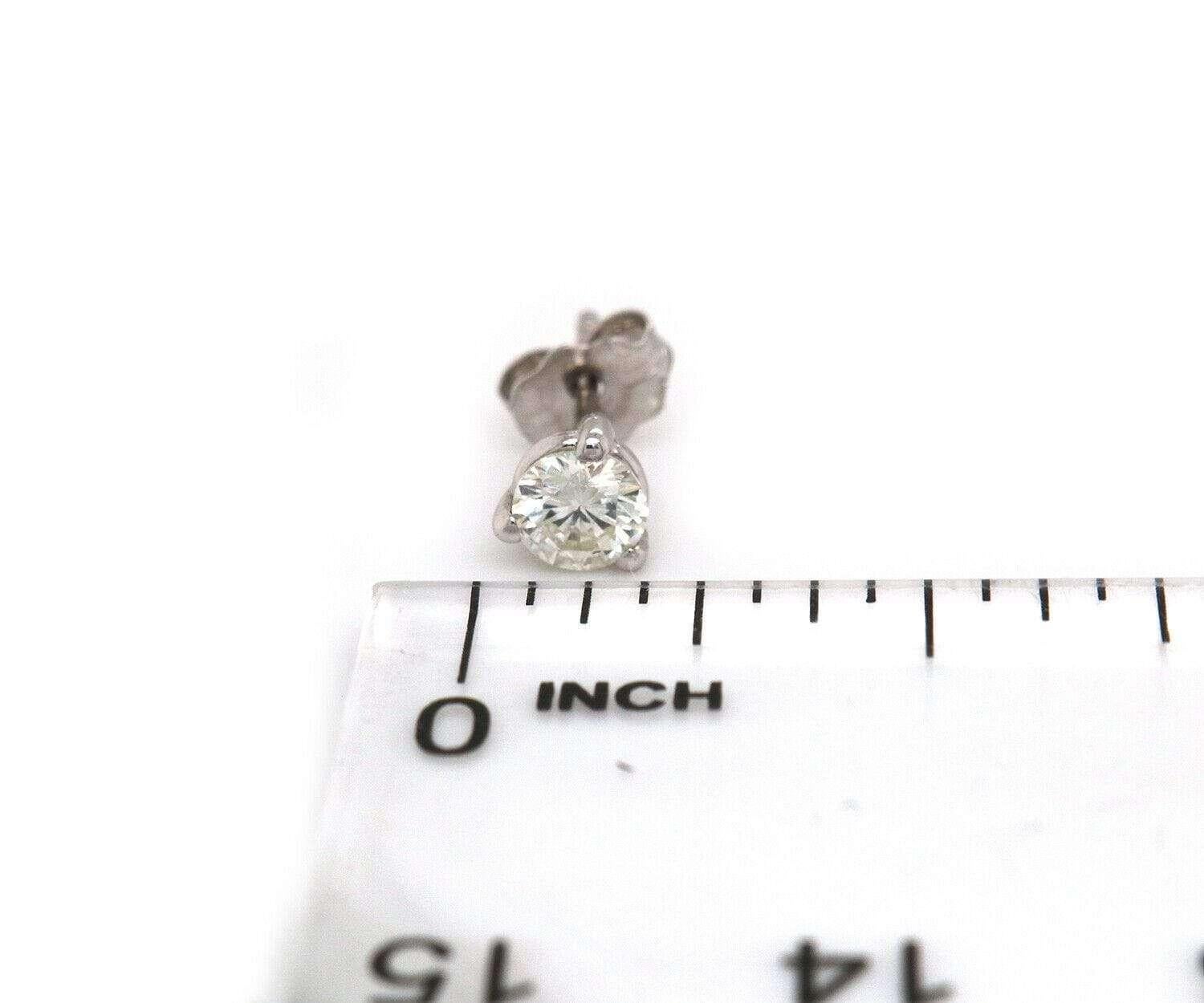 0.50 CTW Diamond Stud Earrings in 14K White Gold In Excellent Condition For Sale In Vienna, VA
