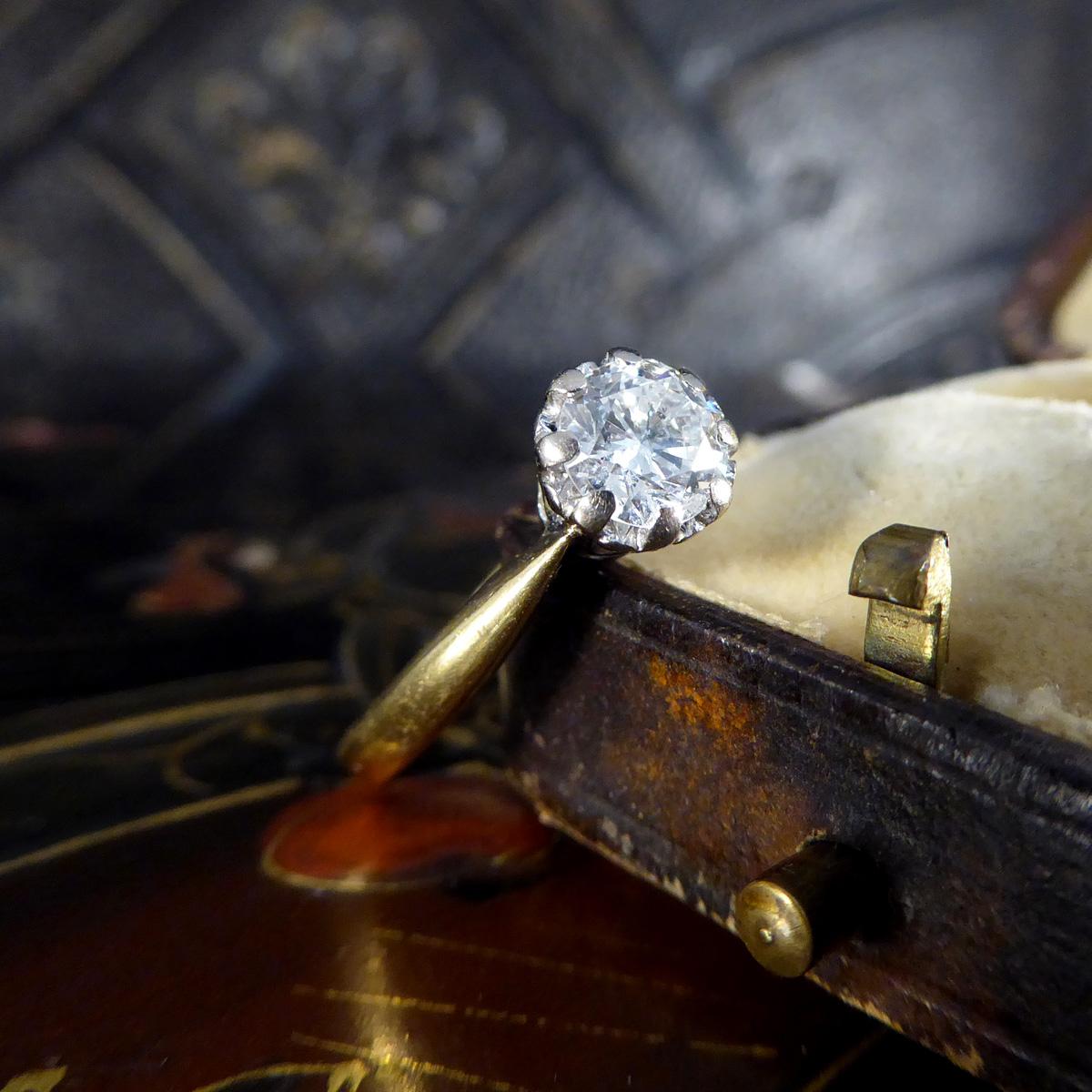0,50 Karat Brillantschliff Diamant Solitär Verlobungsring aus 18 Karat Gold mit Illusion 5