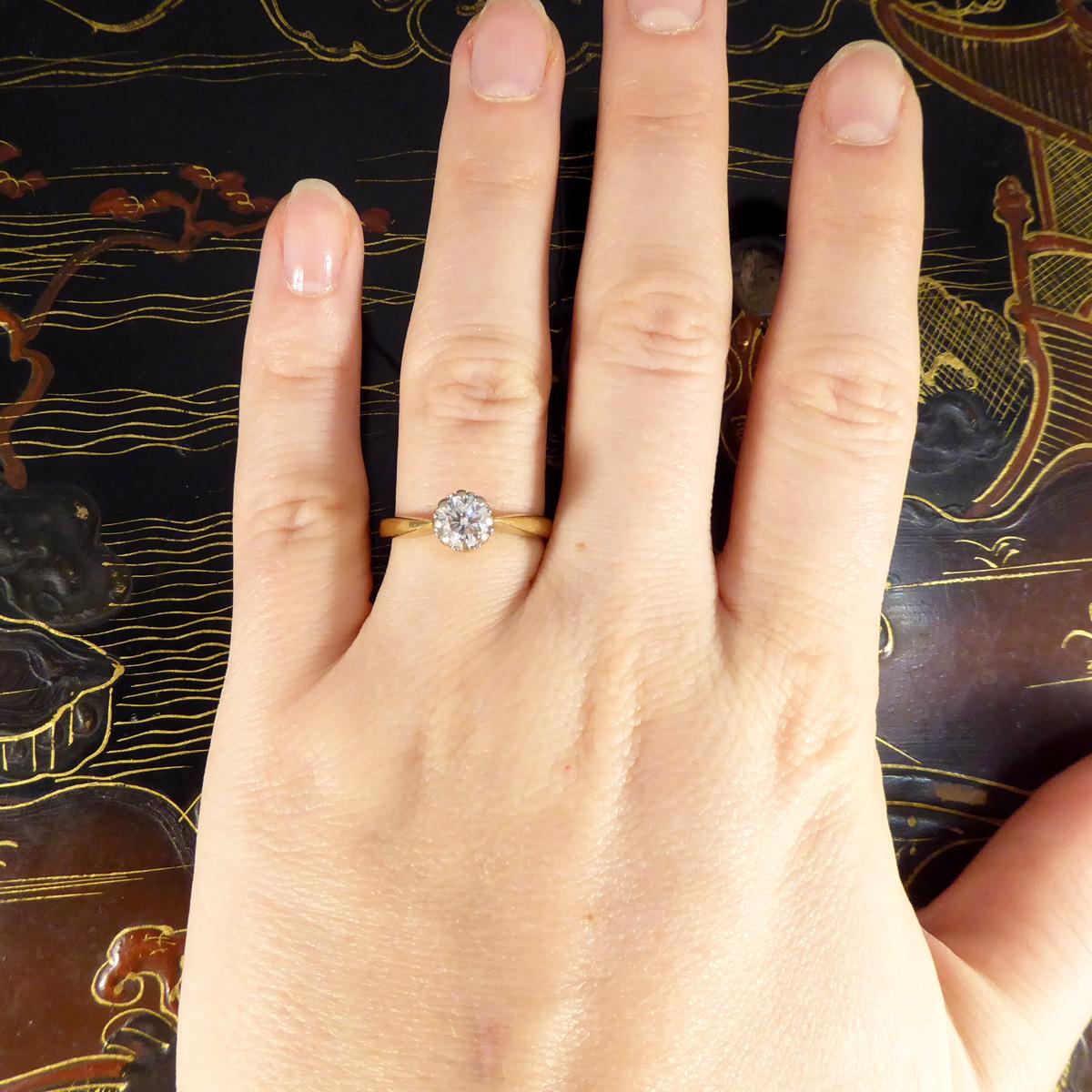 0,50 Karat Brillantschliff Diamant Solitär Verlobungsring aus 18 Karat Gold mit Illusion 2