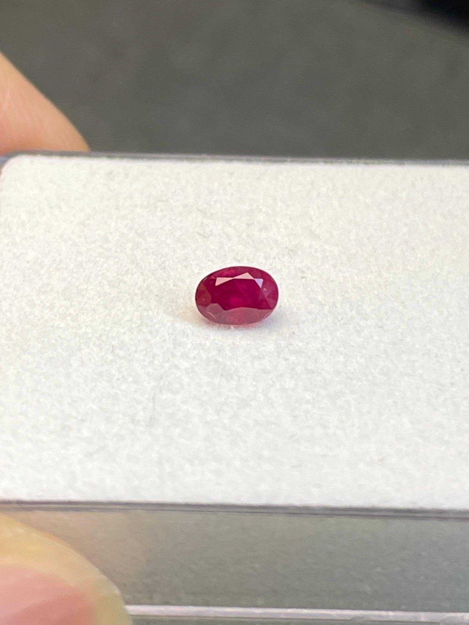 0.50carats Burma ruby Unheated pigeon blood color with Gia certificate In New Condition For Sale In bangkok, TH