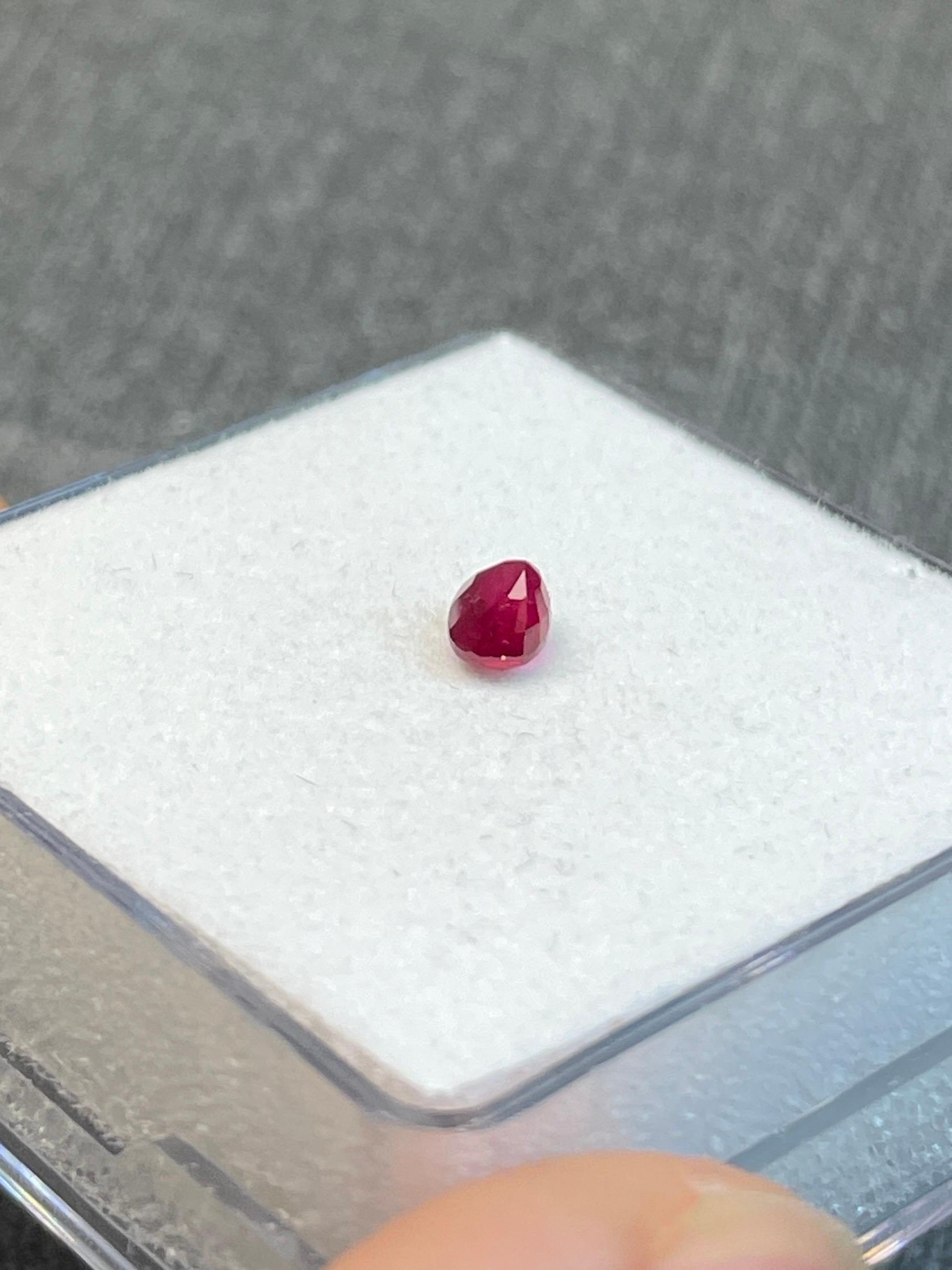 0.50carats Burma ruby Unheated pigeon blood color with Gia certificate For Sale 1