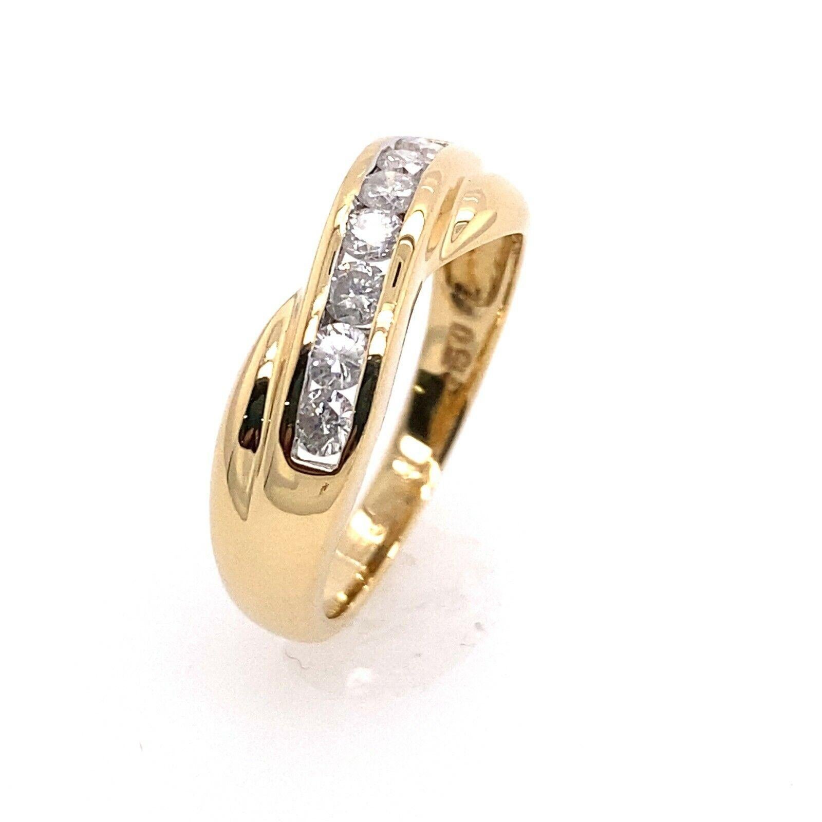 Round Cut 0.50ct Classic Diamond Channel Set Crossover Wedding Ring in 18ct Yellow Gold For Sale