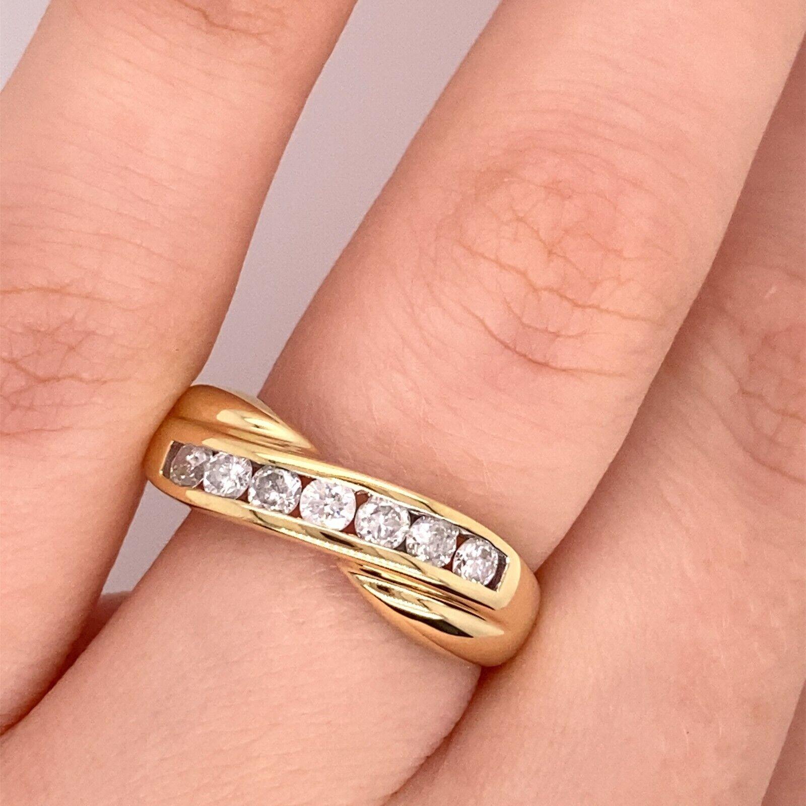 0.50ct Classic Diamond Channel Set Crossover Wedding Ring in 18ct Yellow Gold In Excellent Condition For Sale In London, GB