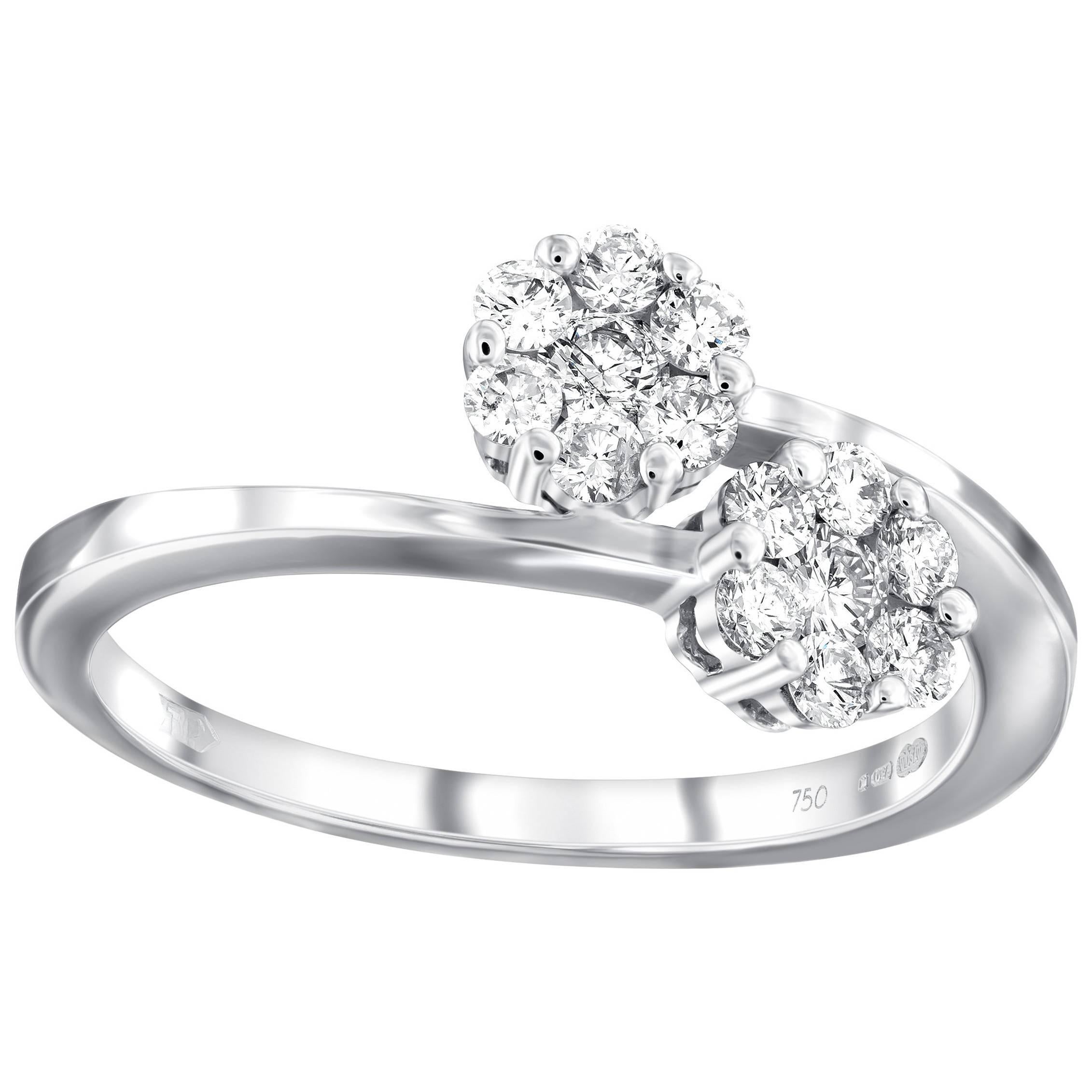 Bague en or blanc 18 carats sertie d'un diamant rond en forme de fleur en grappe de 0,50 carat en vente