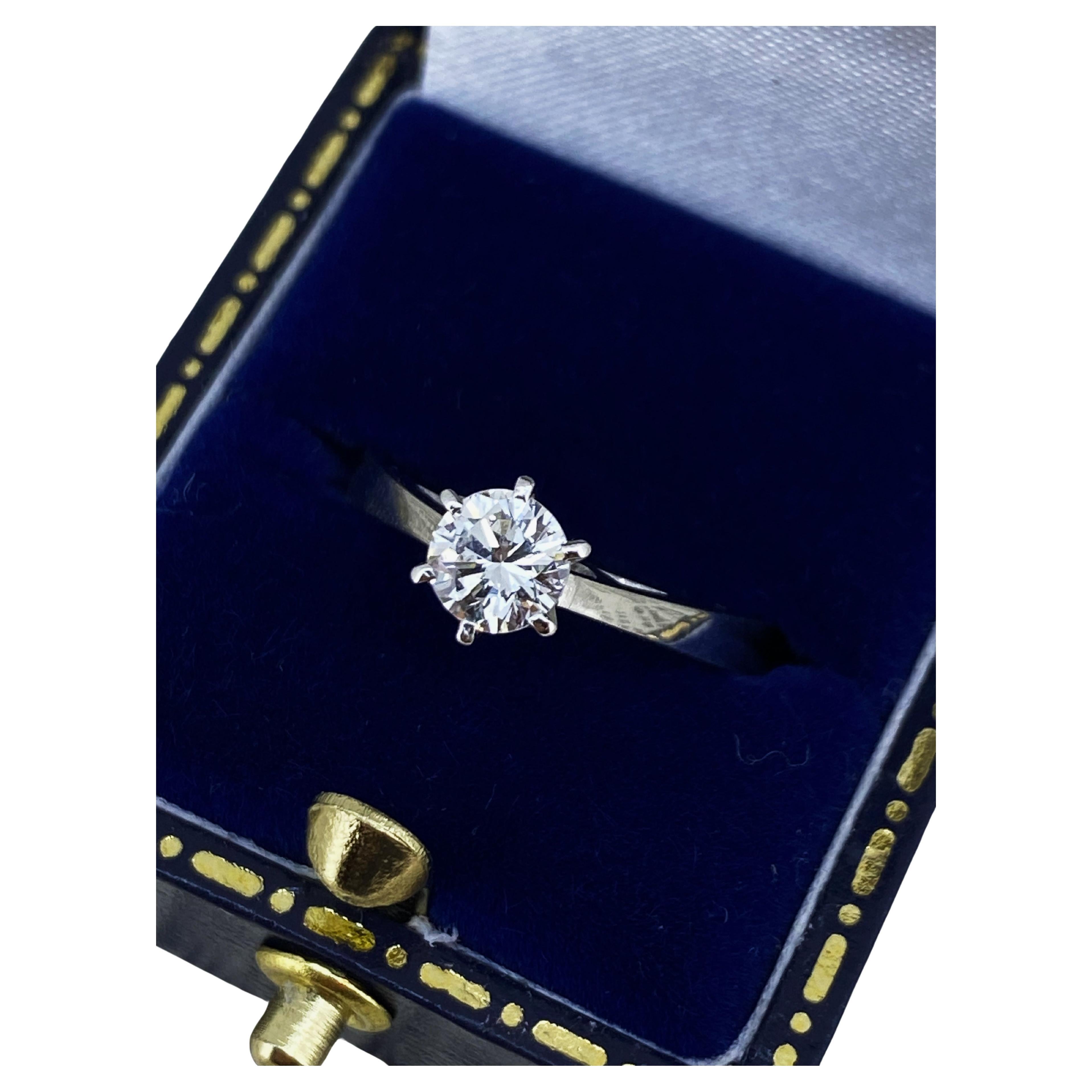 0.50ct Diamond G/VS (6-claw set) Solitaire Engagement Ring in Platinum 950. For Sale