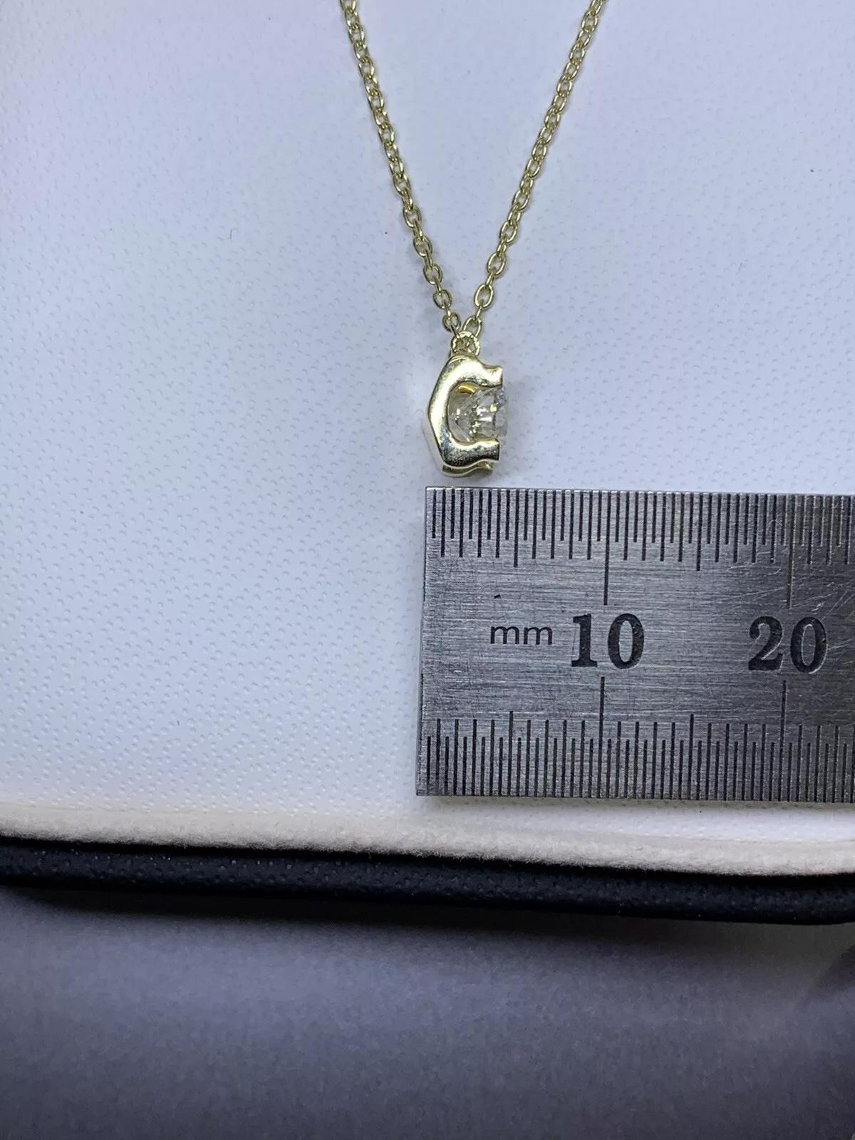 Ciondolo solitario con diamante da 0,50 carati certificato GIA in oro giallo 18 carati da 16 pollici in vendita 1