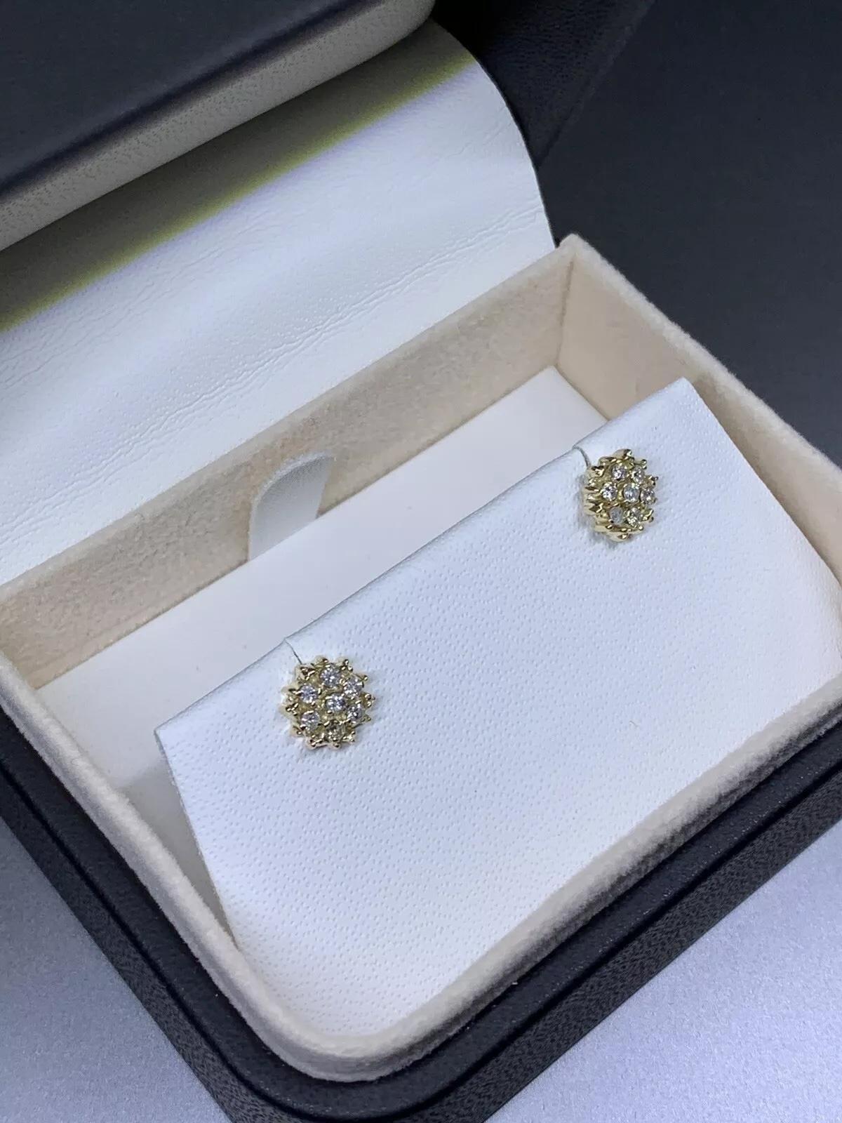 Taille ronde Boucles d'oreilles en or jaune 14ct avec solitaire de 0,50 ct de diamants en vente