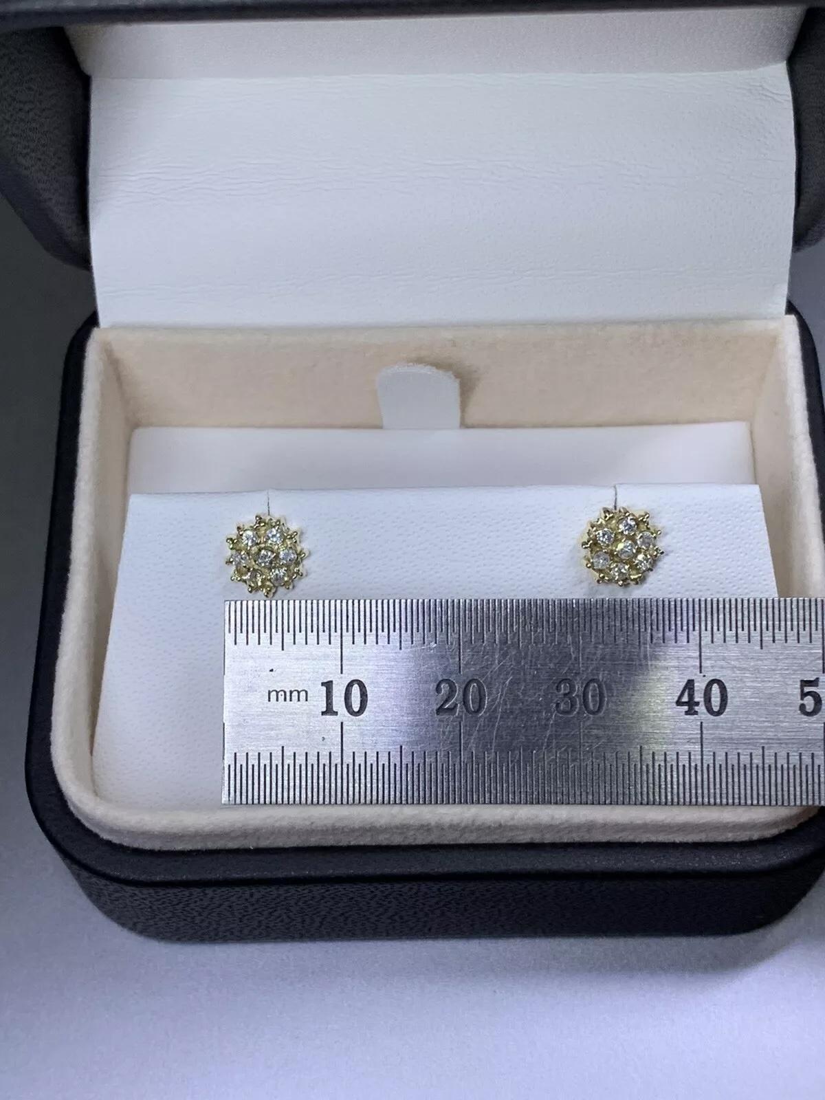 Boucles d'oreilles en or jaune 14ct avec solitaire de 0,50 ct de diamants en vente 1