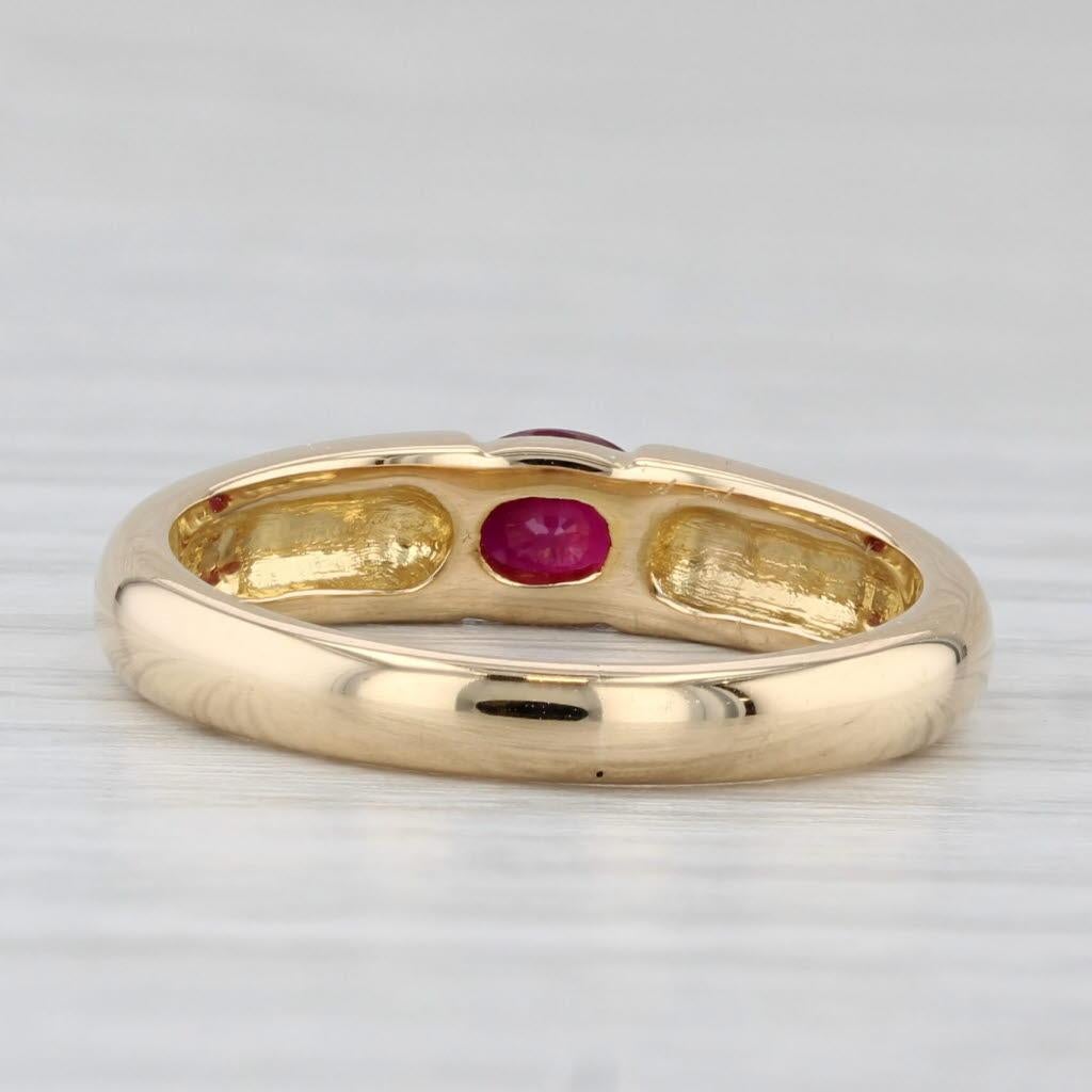 0,50 ct Anillo solitario de rubí ovalado Oro amarillo de 18 k Tamaño 6,5 Anillo apilable en Bueno estado para la venta en McLeansville, NC