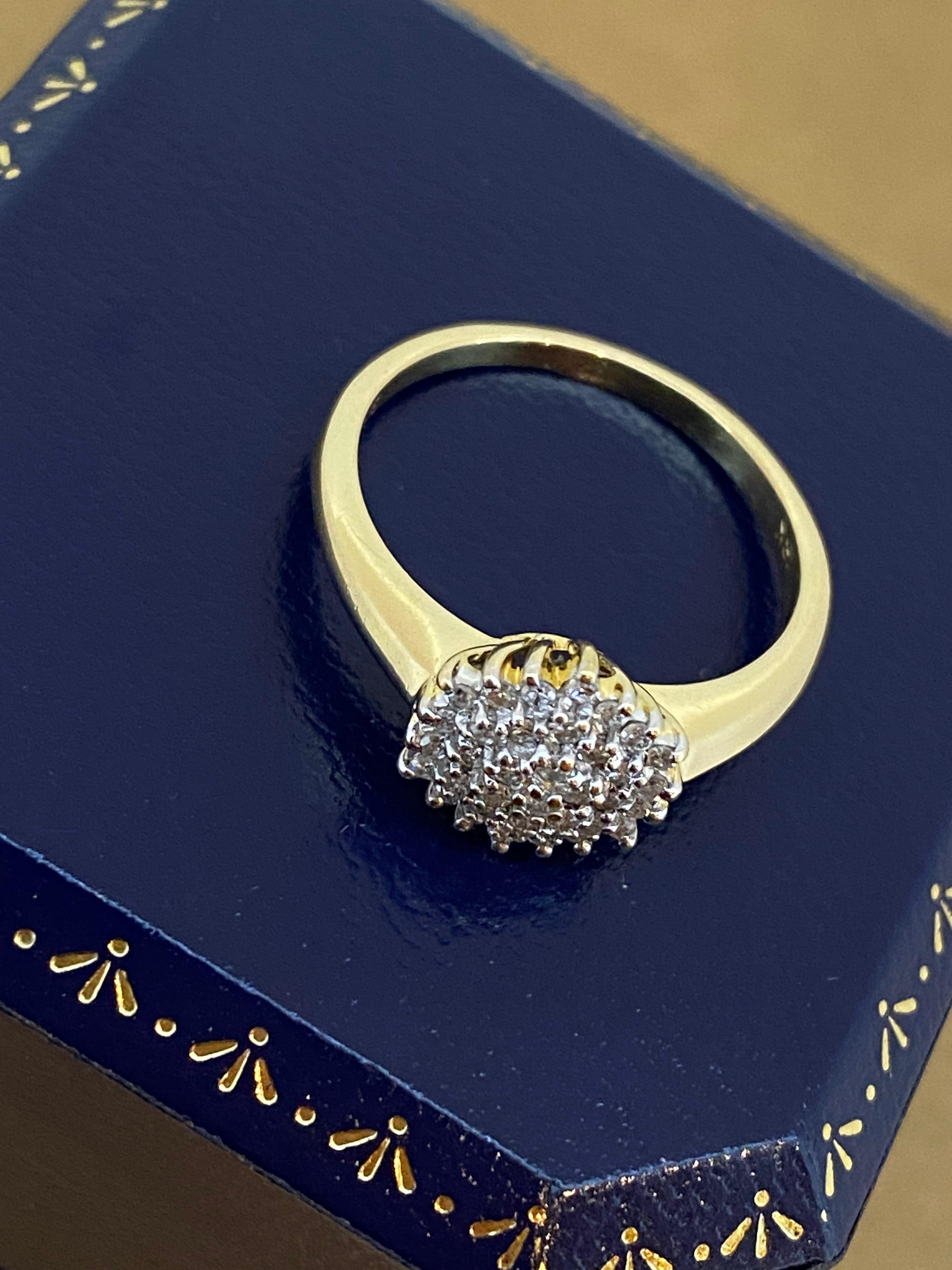 Bague en or jaune 18 carats en forme de fleur « rose » avec diamants sertis en pavé de 0,50 carat Pour femmes en vente