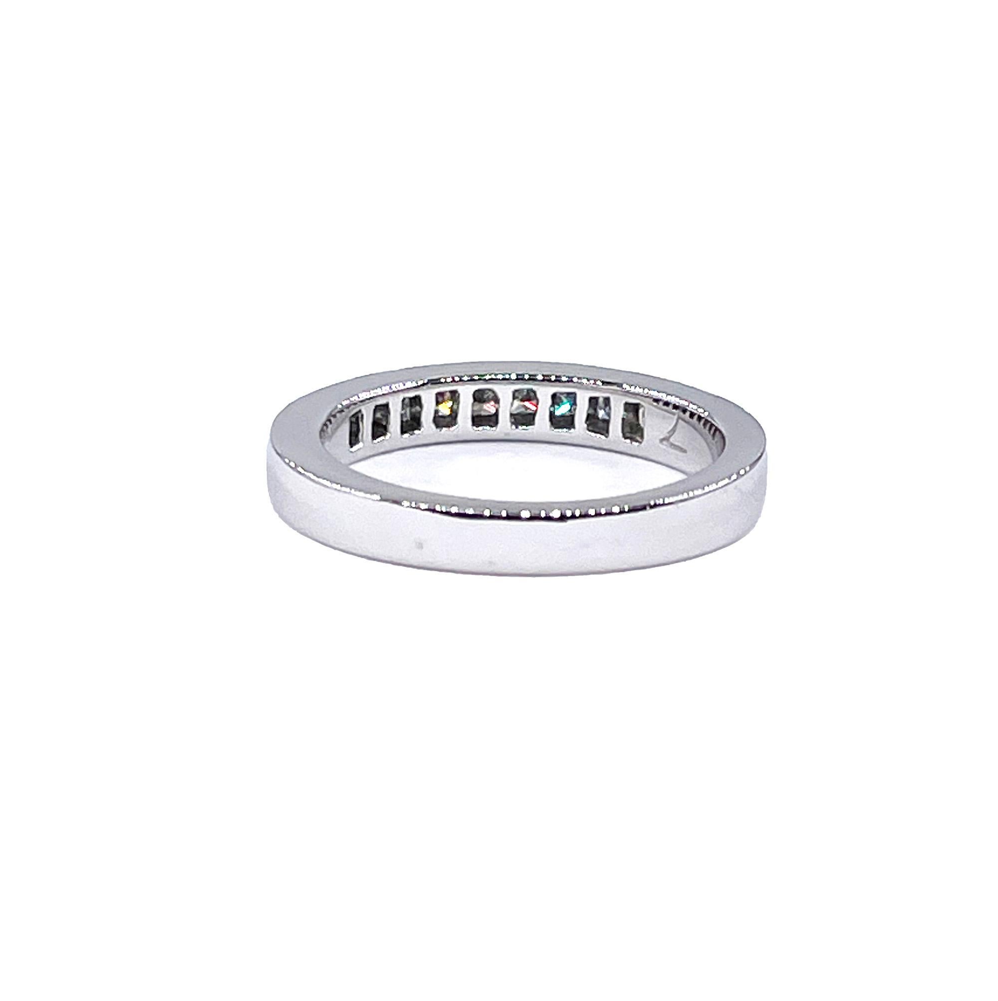 0,50 Karat Prinzessinnenschliff Diamant Halbmond-Ring aus Platin (Moderne) im Angebot