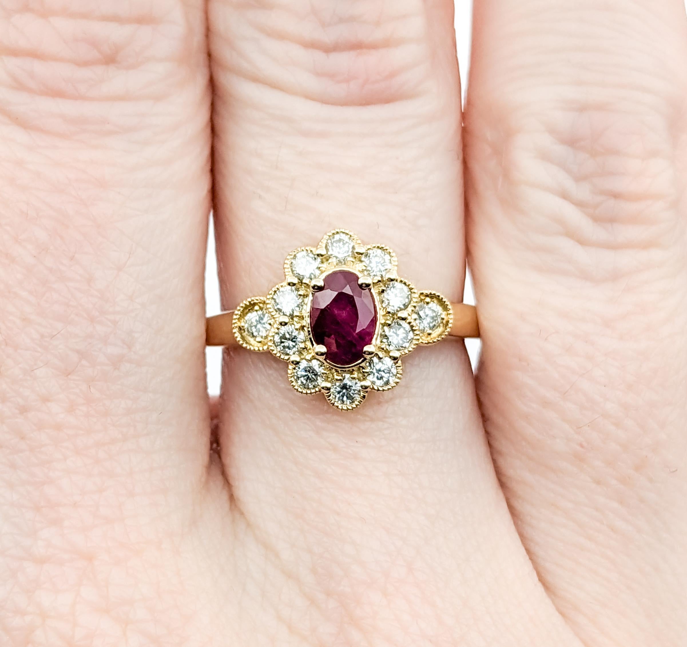 Contemporary 0.50ct Ruby & 0.41ctw Diamond Ring In Yellow Gold For Sale
