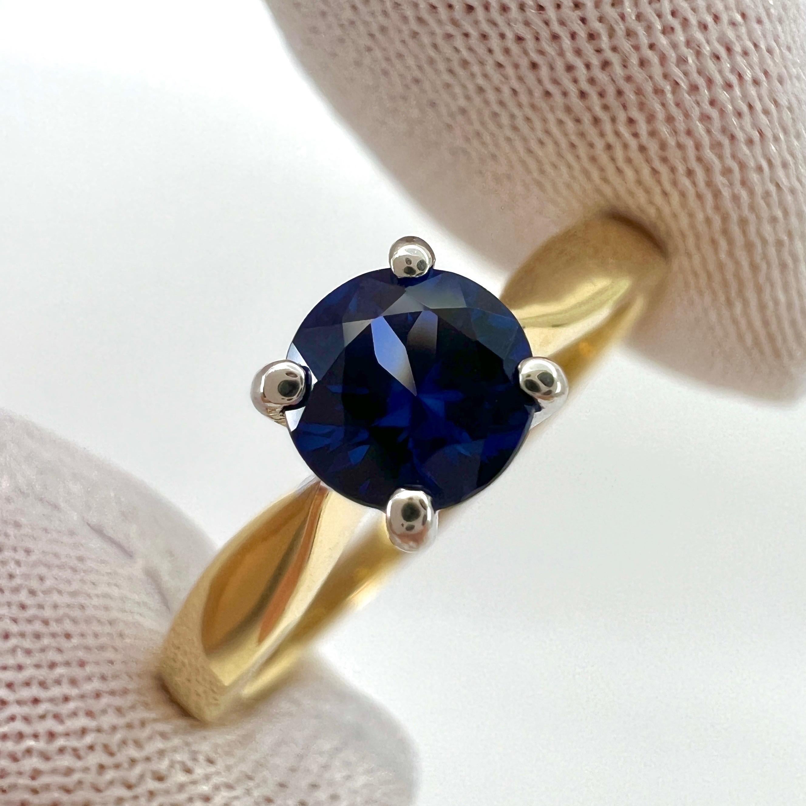 Women's 0.50ct Vivid Cornfower Blue Ceylon Sapphire Round Cut 18k Gold Solitaire Ring For Sale
