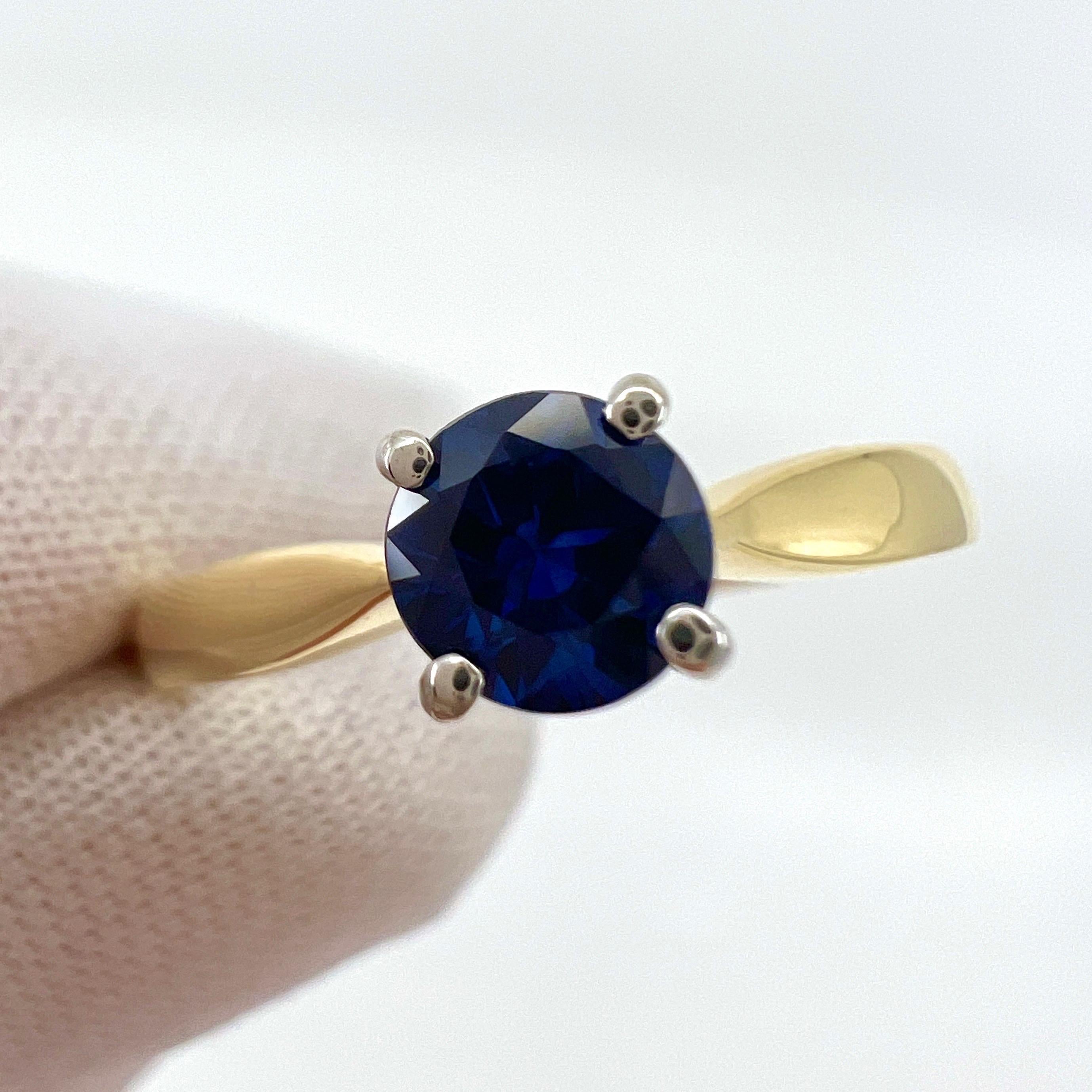0.50ct Vivid Cornfower Blue Ceylon Sapphire Round Cut 18k Gold Solitaire Ring For Sale 1