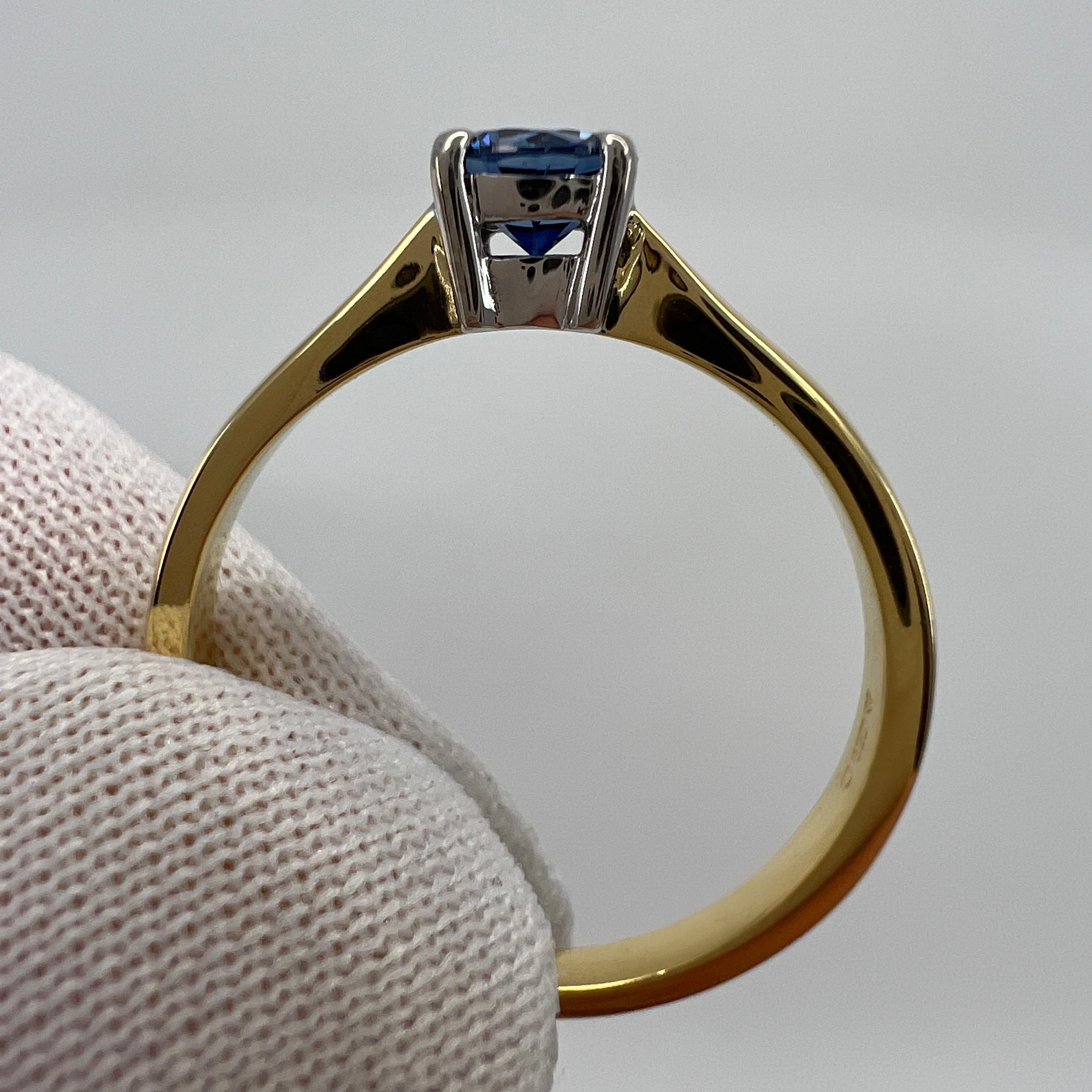 0.50ct Vivid Cornfower Blue Ceylon Sapphire Round Cut 18k Gold Solitaire Ring For Sale 2
