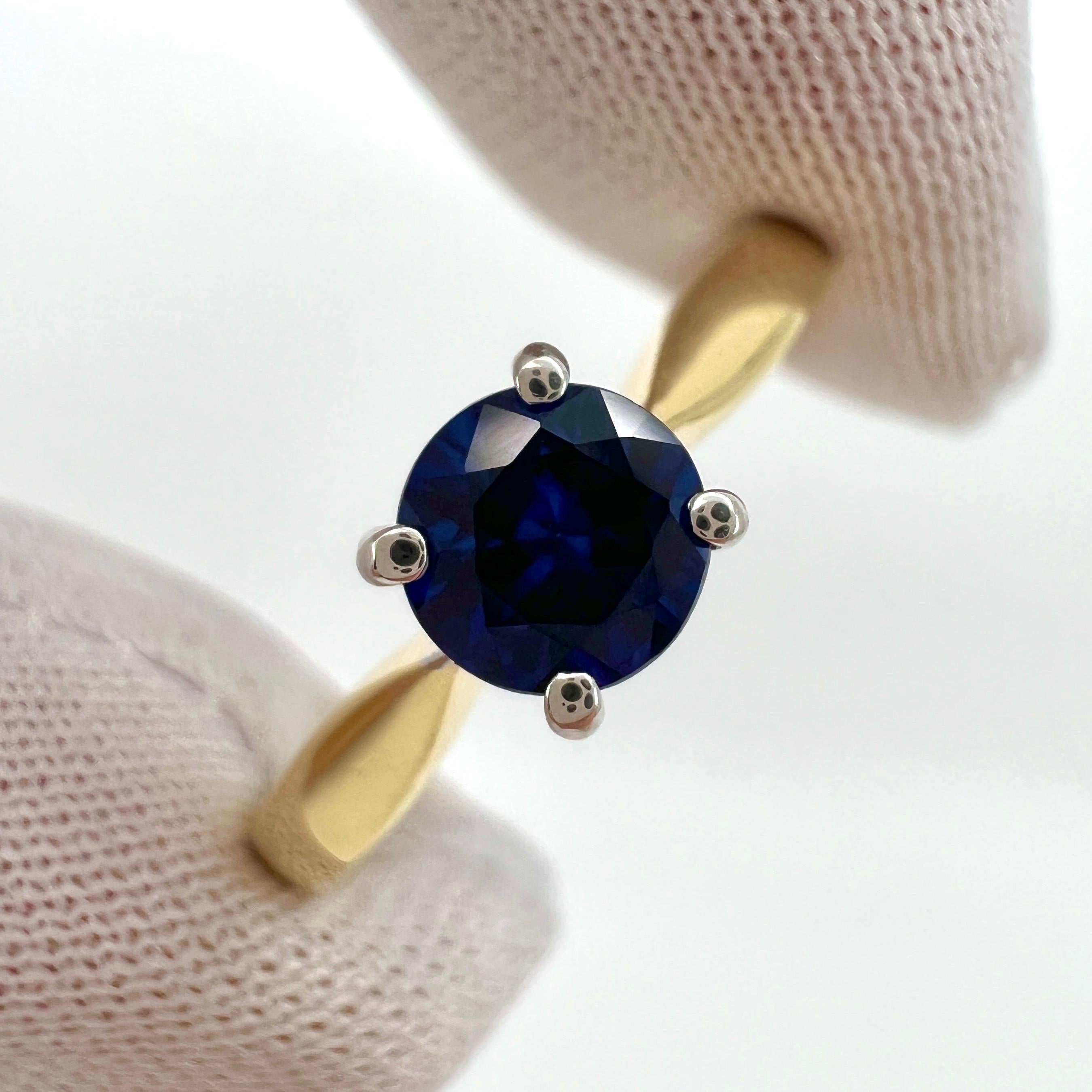 0.50ct Vivid Cornfower Blue Ceylon Sapphire Round Cut 18k Gold Solitaire Ring For Sale 4