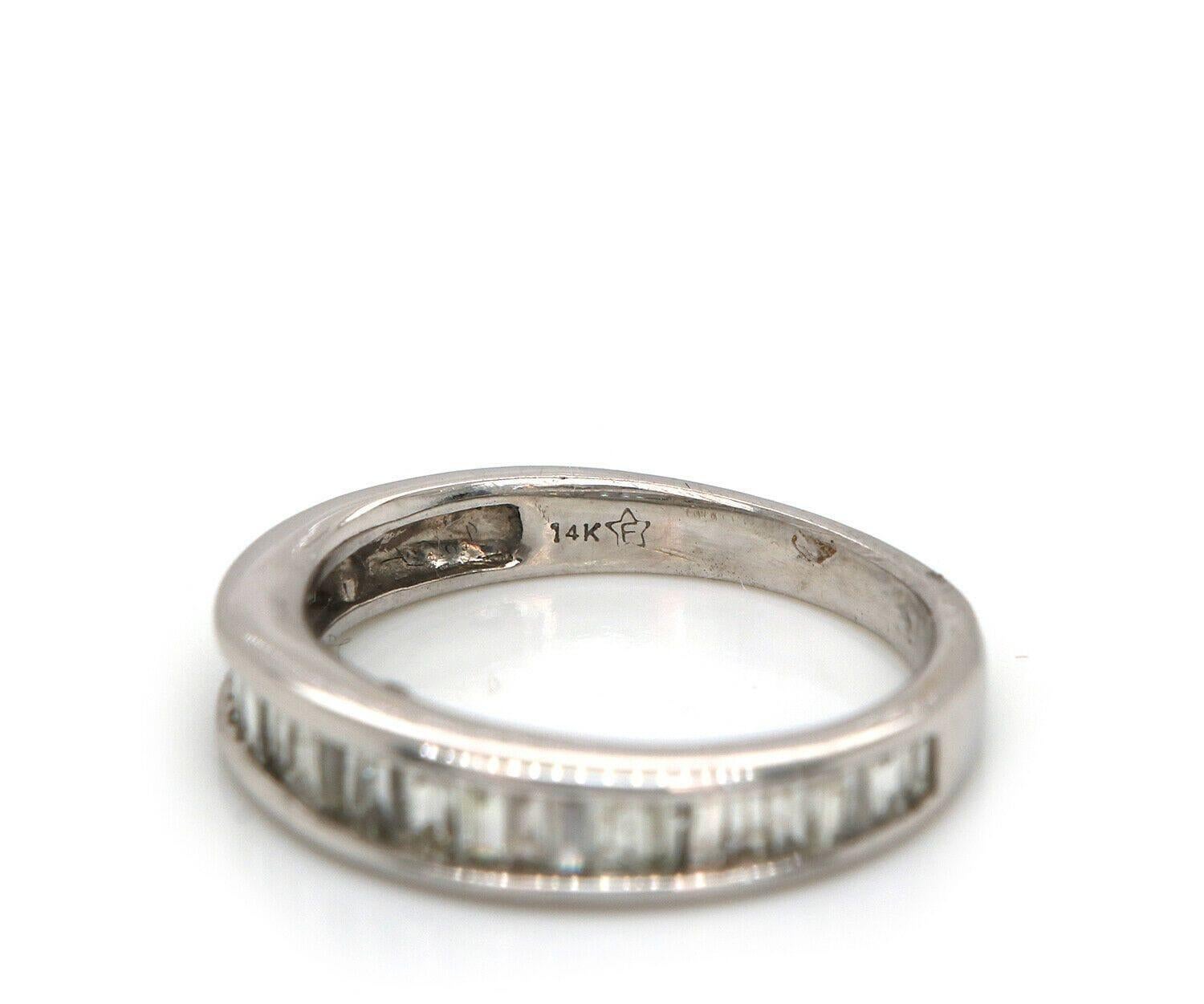 Women's 0.50ctw Baguette Diamond Wedding Band Ring in 14K White Gold For Sale