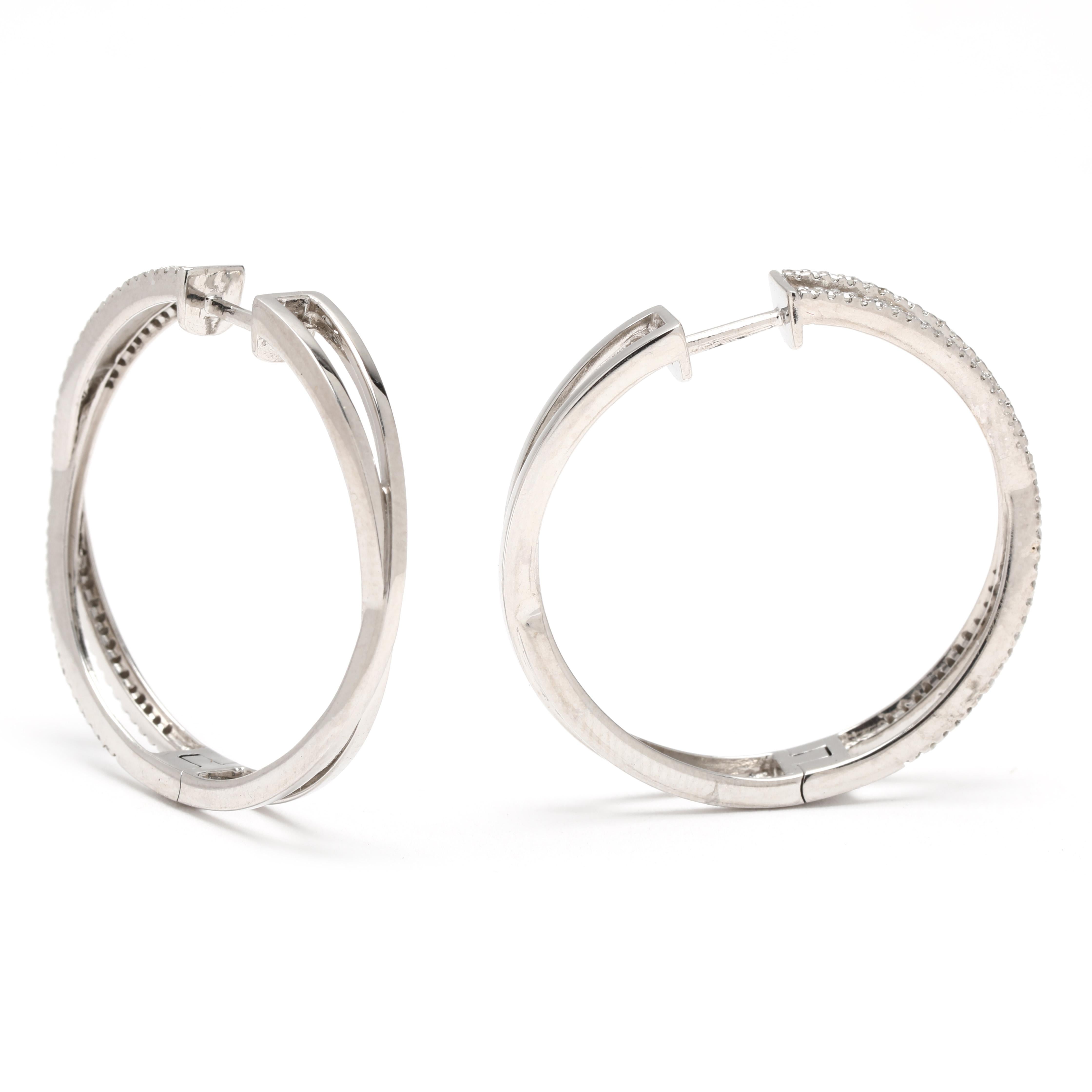 Pierres :
diamants, 130 pierres
coupe unique ronde
.90 mm
environ .60 carats au total
Couleur G-H, pureté SI1-2

Longueur : 1.25 mm

Largeur : 4,7 mm

Poids : 4,7 dwts. / 7,3 grammes

Tampons : 