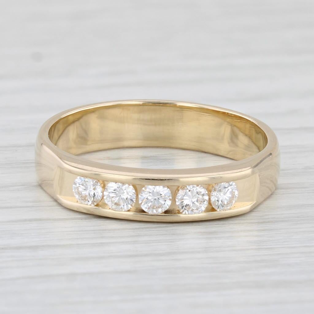 Gemstone Information:
- Natural Diamonds -
Total Carats - 0.50ctw 
Cut - Round Brilliant
Color - G - H
Clarity - VS2

Metal: 14k Yellow Gold
Weight: 5.7 Grams 
Stamps: 14k
Face Height: 4.5 mm 
Rise Above Finger: 2.8 mm
Band / Shank Width: 4.7