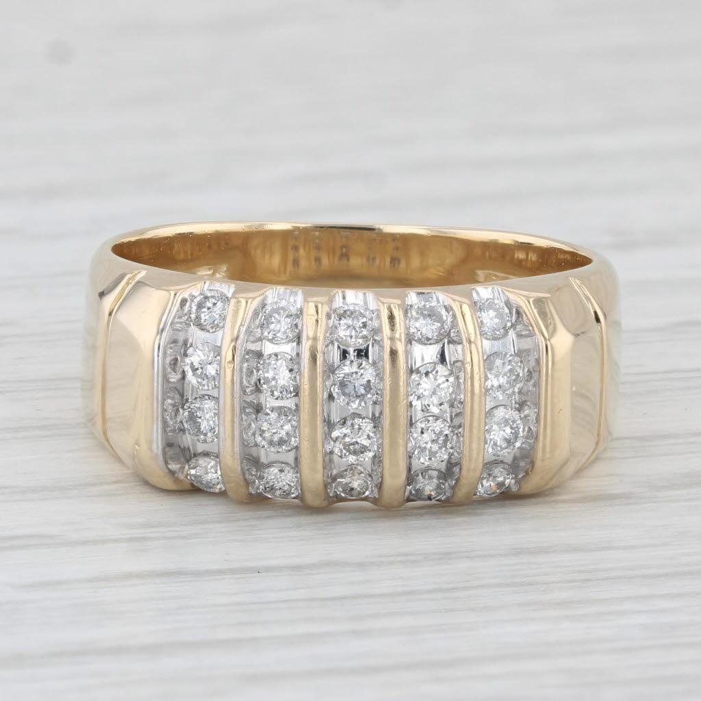 Informationen zu Edelsteinen:
- Natürliche Diamanten -
Karat gesamt - 0,50ctw
Schliff - Rundbrillant
Farbe - H - I
Klarheit - I1 - I2

Metall: 14k Gelbgold
Gewicht: 7 Gramm 
Briefmarken: 14k
Stirnseite Höhe: 8.8 mm 
Höhe über dem Finger: 3.7