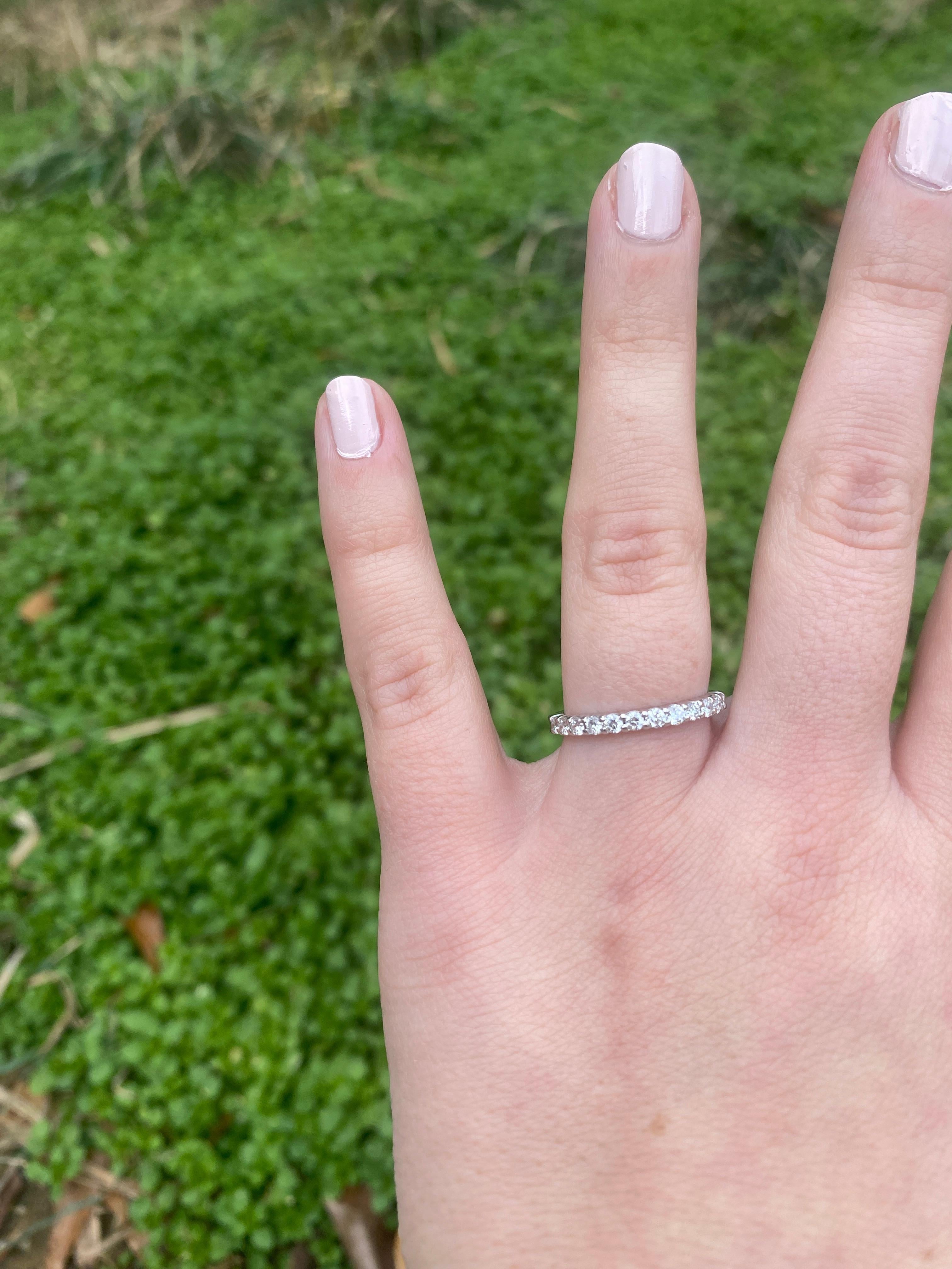 0.50ctw Diamond Wedding Band, 14k White Gold, Taille de bague 6.75, Bague empilable en vente 2