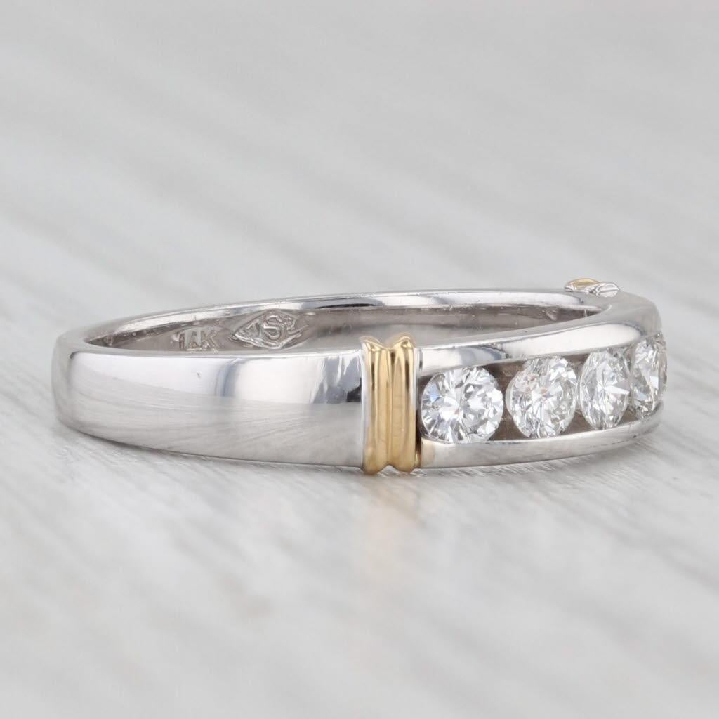 Informazioni sulla gemma:
- Diamanti naturali -
Carati totali - 0,50ctw
Taglio - Brillante rotondo
Colore - F - G
Chiarezza - SI2 - I1

Metallo: Oro bianco 14k, accenti in oro giallo 
Peso: 3,2 grammi 
Timbri: 14k
Altezza della faccia: 4.4 mm