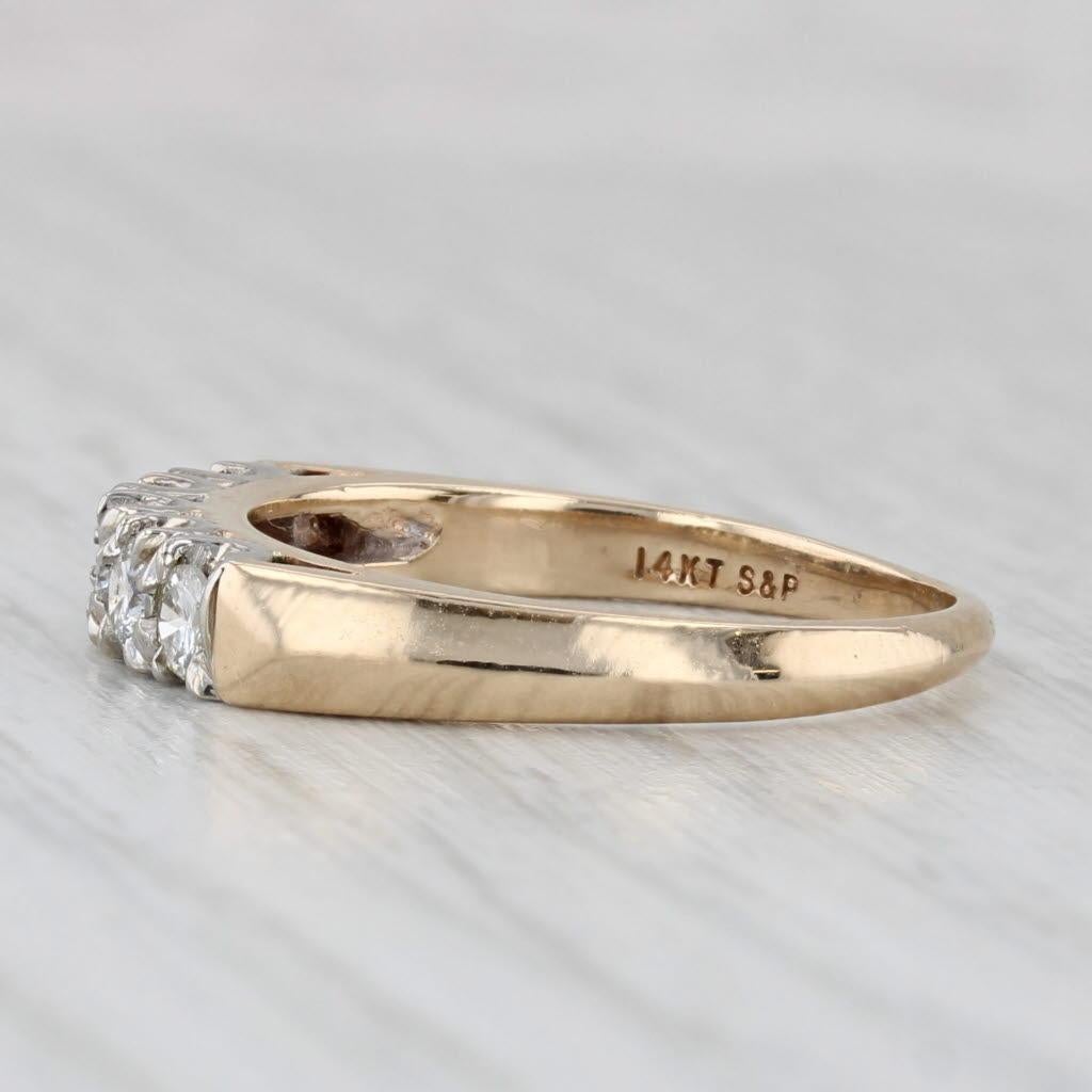 Informations sur les pierres précieuses :
- Diamants naturels -
Total des carats - 0.50ctw
Taille - Brilliante ronde
Couleur - H - I
Clarté - SI2 - I1

Métal : Or jaune 14k 
Poids : 3.4 grammes 
Estampilles : 14kt
Hauteur de la face : 3.7 mm