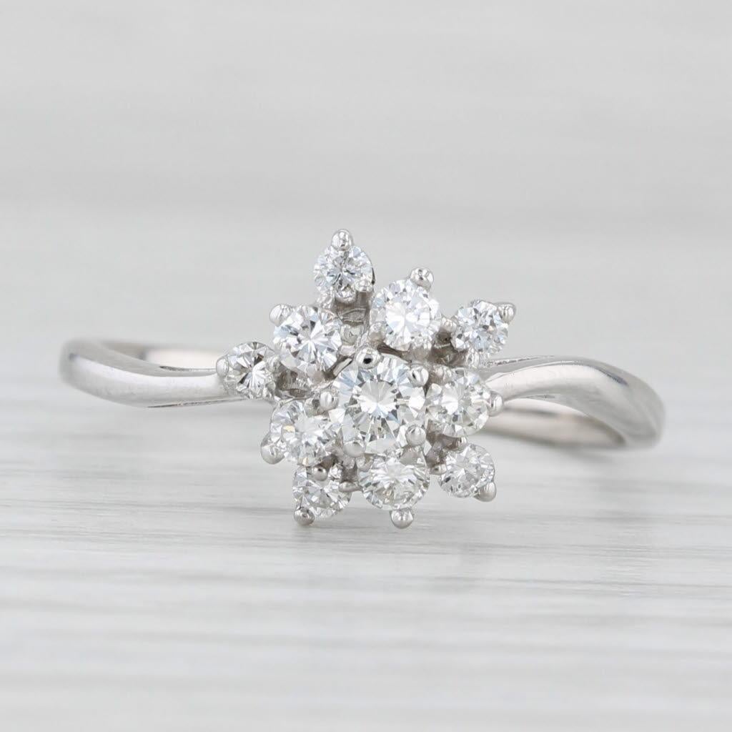 Anello a grappolo con diamanti rotondi da 0,50 ct. in oro bianco 14k, misura 8,5, fidanzamento in vendita 3