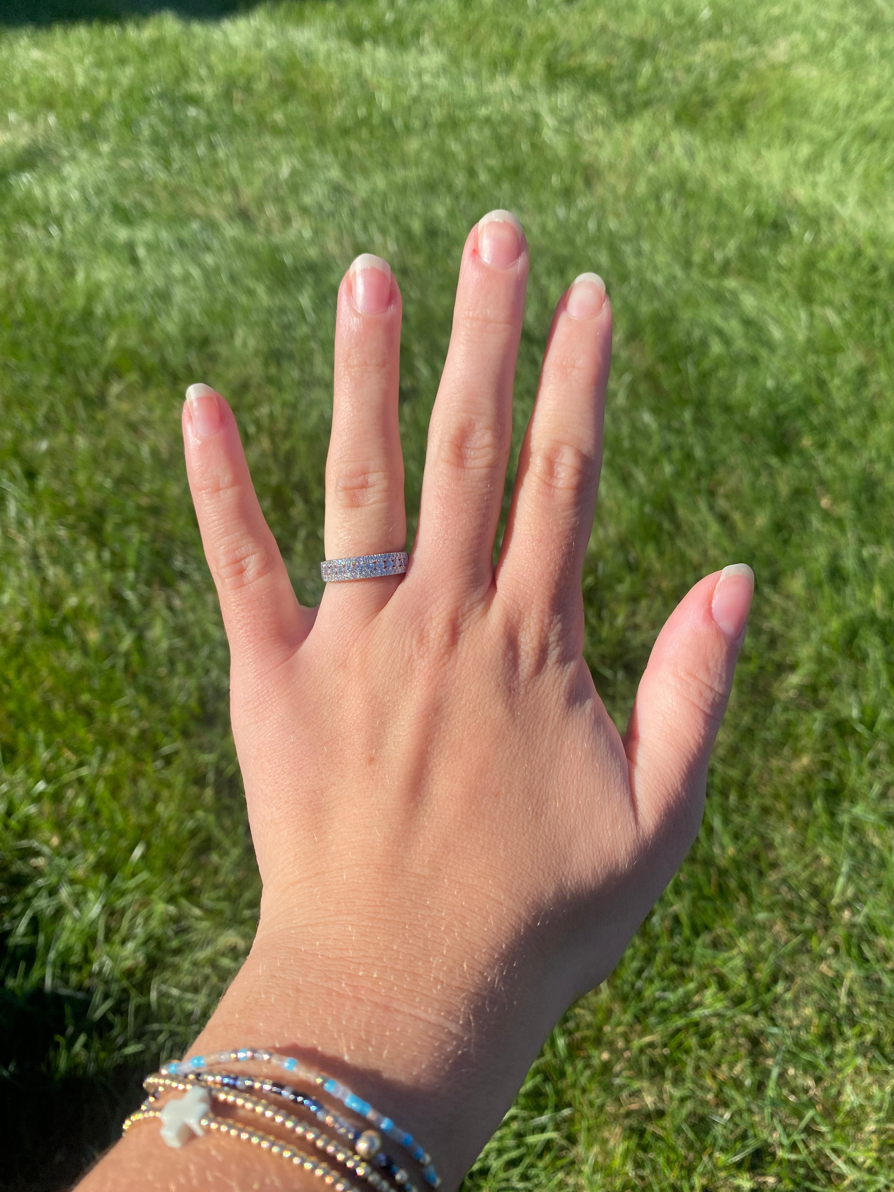 Anillo de tres filas de diamantes de 0,50 ctw, oro blanco de 14k, talla 6 en venta 2