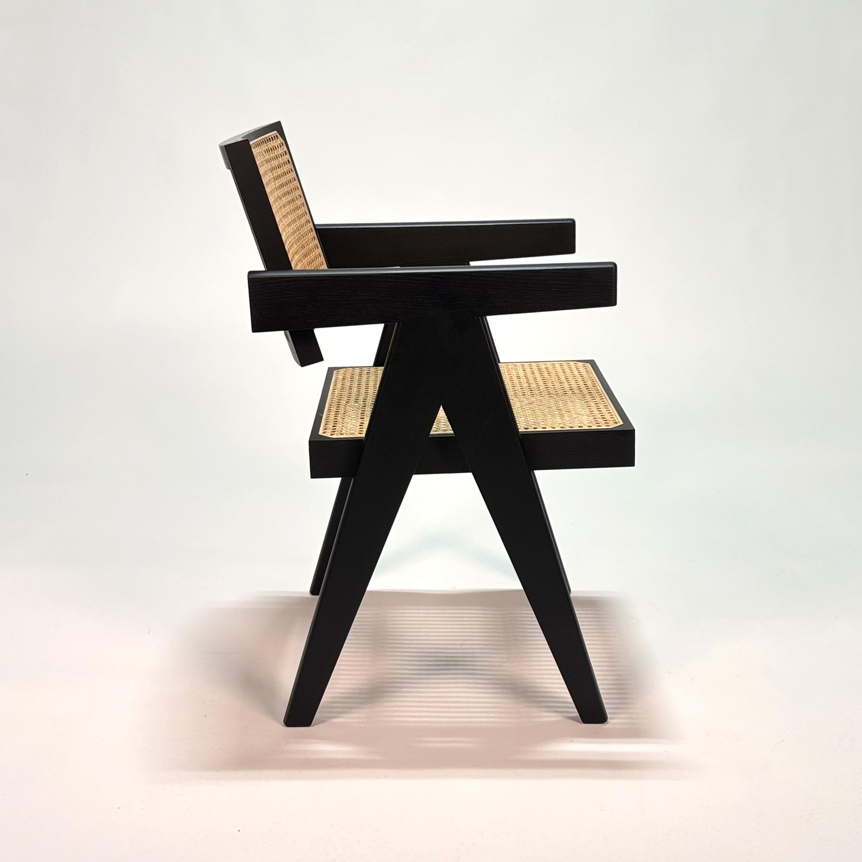 051 Capitol Complex Bürostuhl von Hommage a Pierre Jeanneret im Zustand „Gut“ im Angebot in Doral, FL