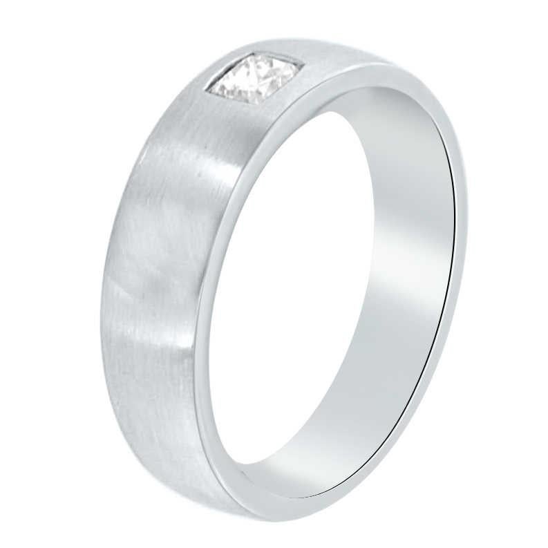 Diese 18 Karat Weißgold handgefertigt Men's Band zeigt eine einzelne Cushion Cut Diamant auf einem sieben (7) MM breit verjüngt Band. Das Band hat eine satinierte Oberfläche und eine bequeme Passform.

Diamant Gewicht : 0.51 Karat
Diamant-Farbe: H