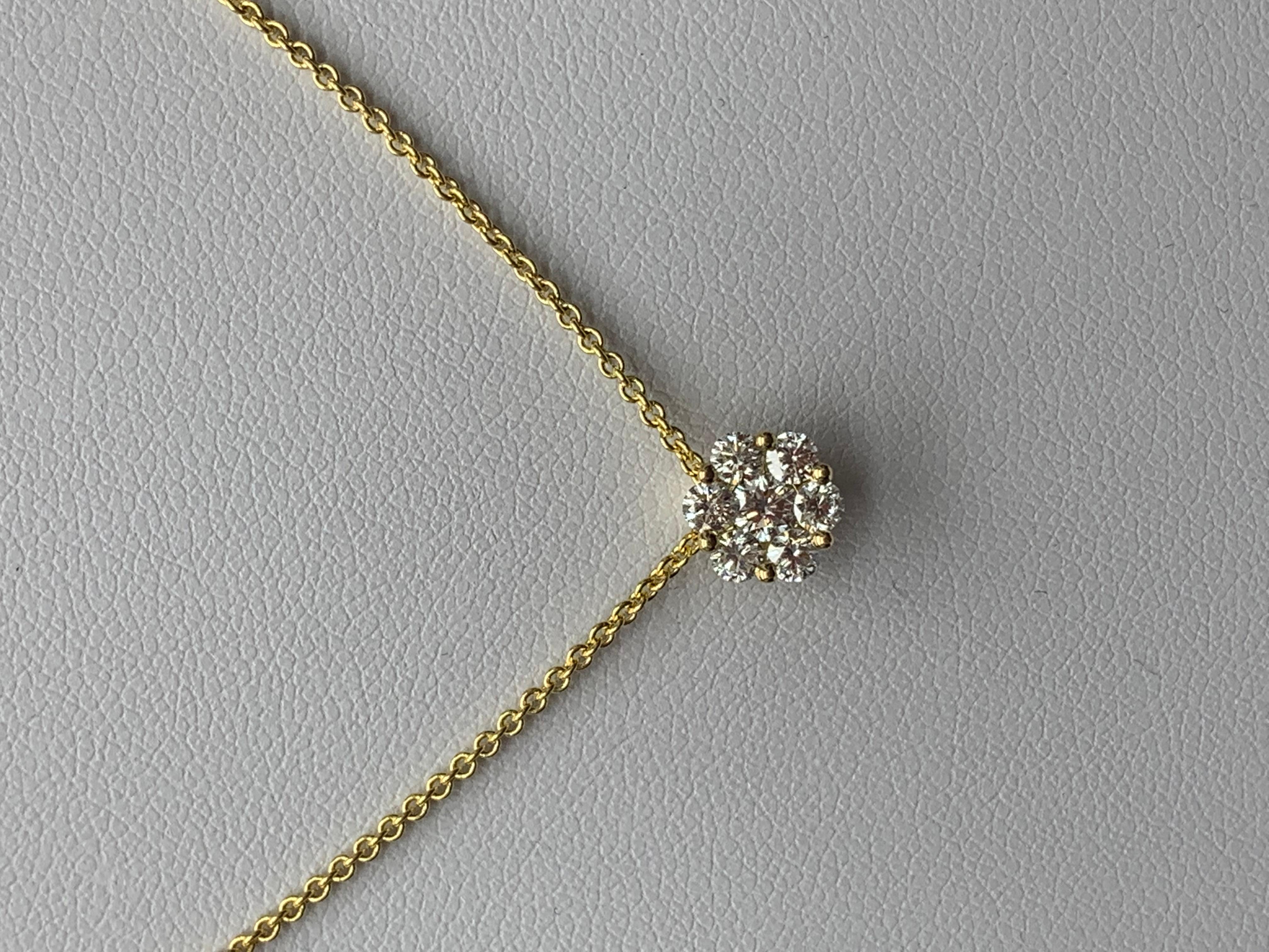 Collier pendentif fleur en or jaune 18 carats avec grappe de diamants ronds de 0,51 carat en vente 4