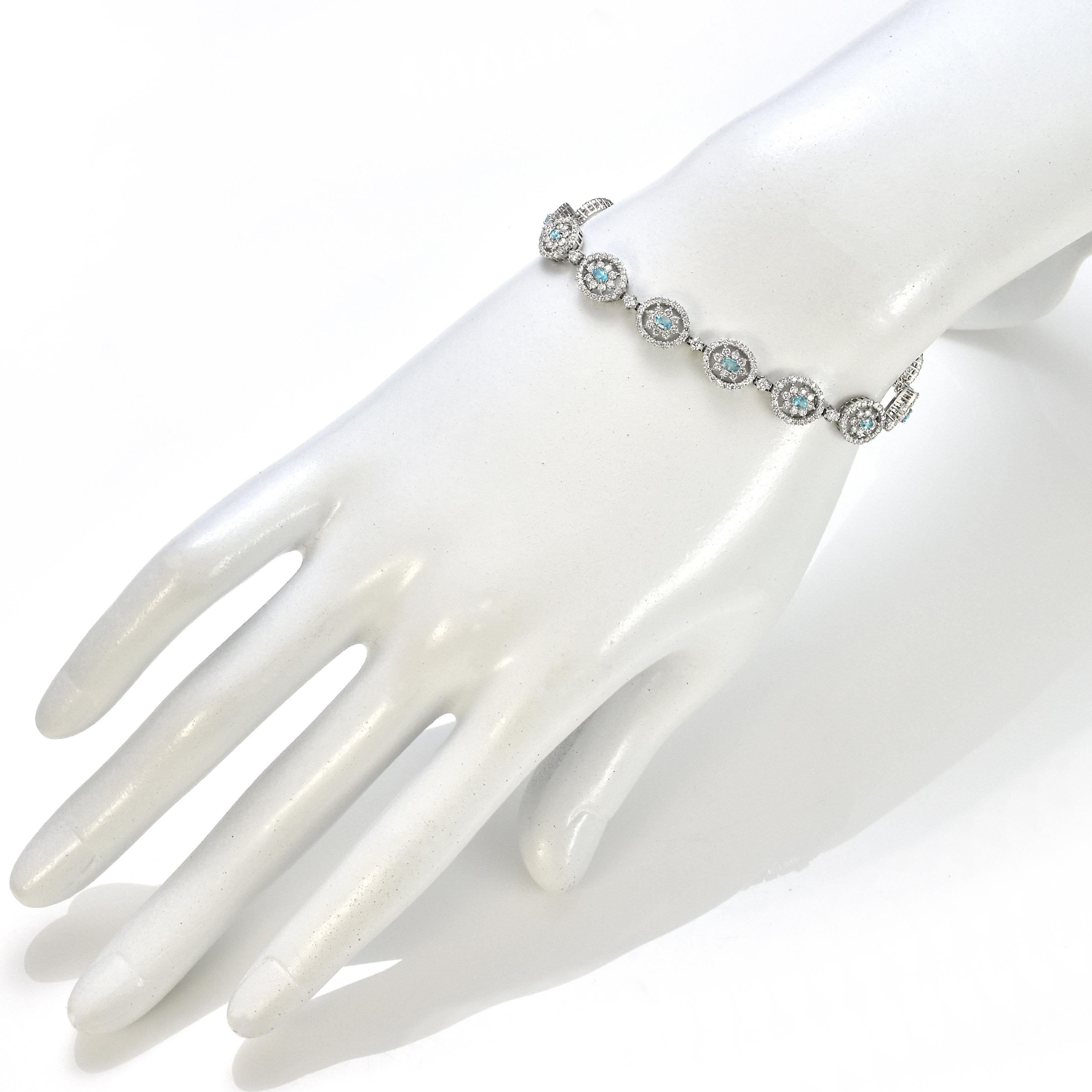 Modern 0.51 Carats Brazilian Paraiba Tourmaline and Diamond Bracelet Made in Platinum