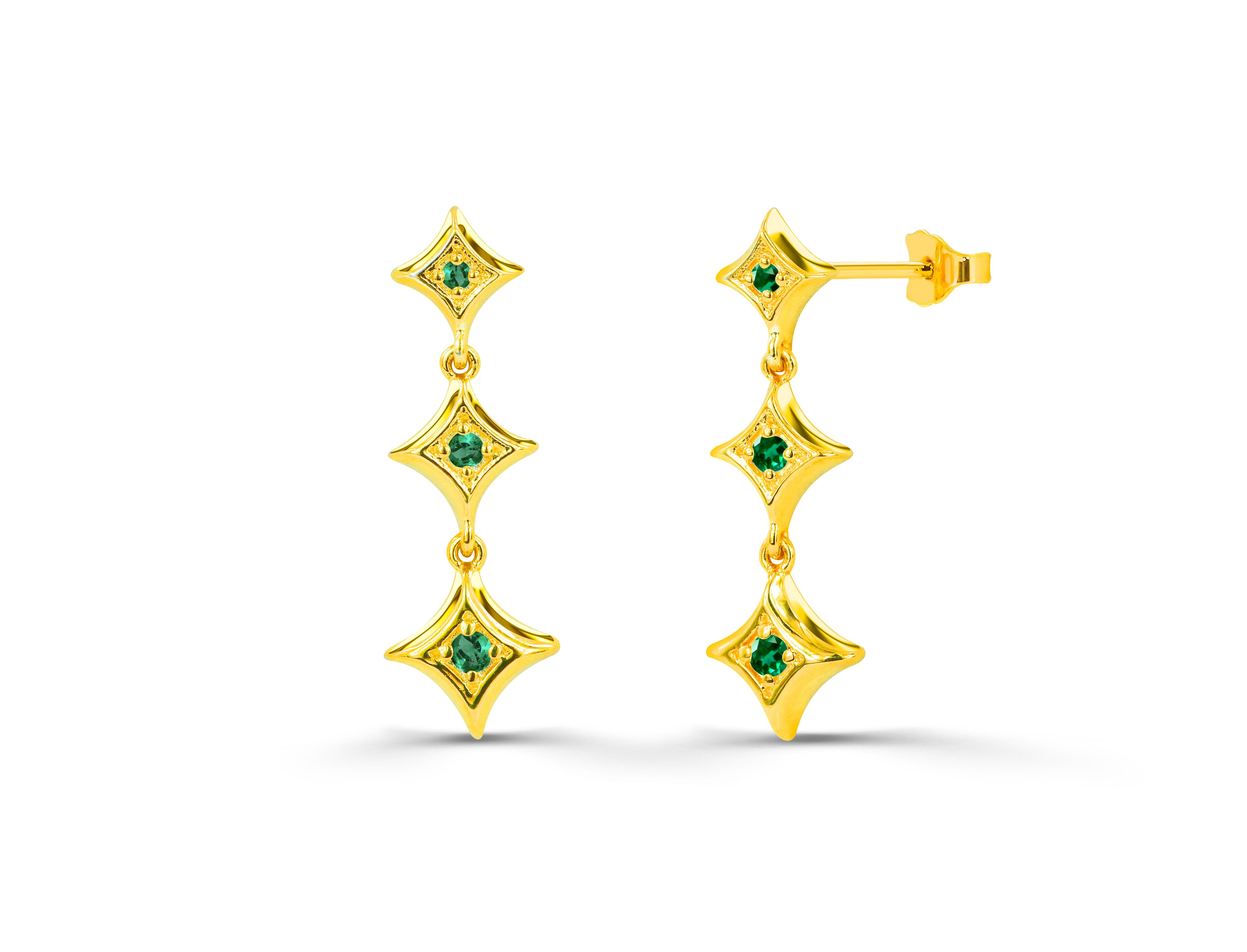 Modern 0.15ct Emerald, Ruby and Sapphire Studs Star Earrings in 14k Gold For Sale