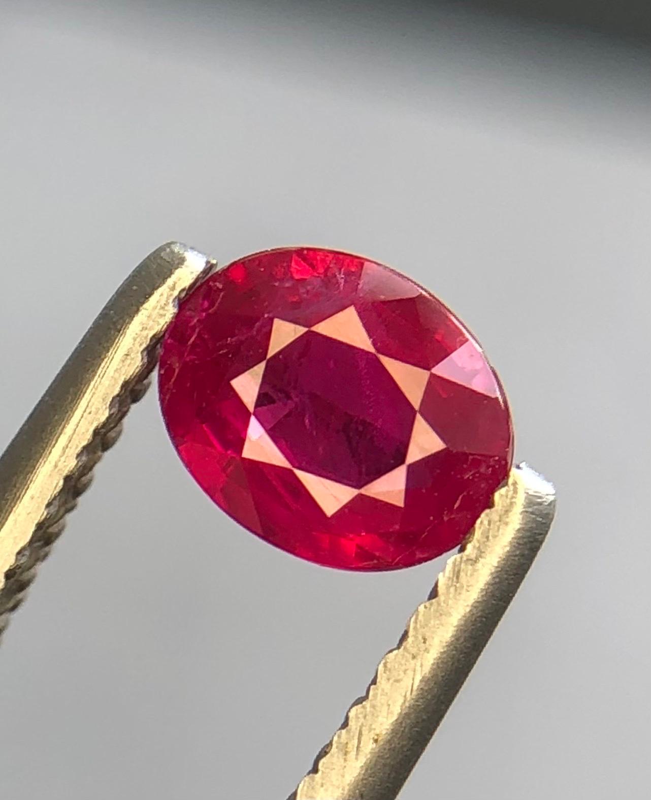 
RMA93
Gemma di colore sangue di piccione non riscaldata di rubino di Birmania certificata dalla GIA 

DESCRIZIONE DELLA GEMMA
Specie:   Corumdum
Varietà:  Rubino di Birmania non riscaldato
Peso:  0,51Ct
Colore:  Sangue di piccione 
Tagliare:  