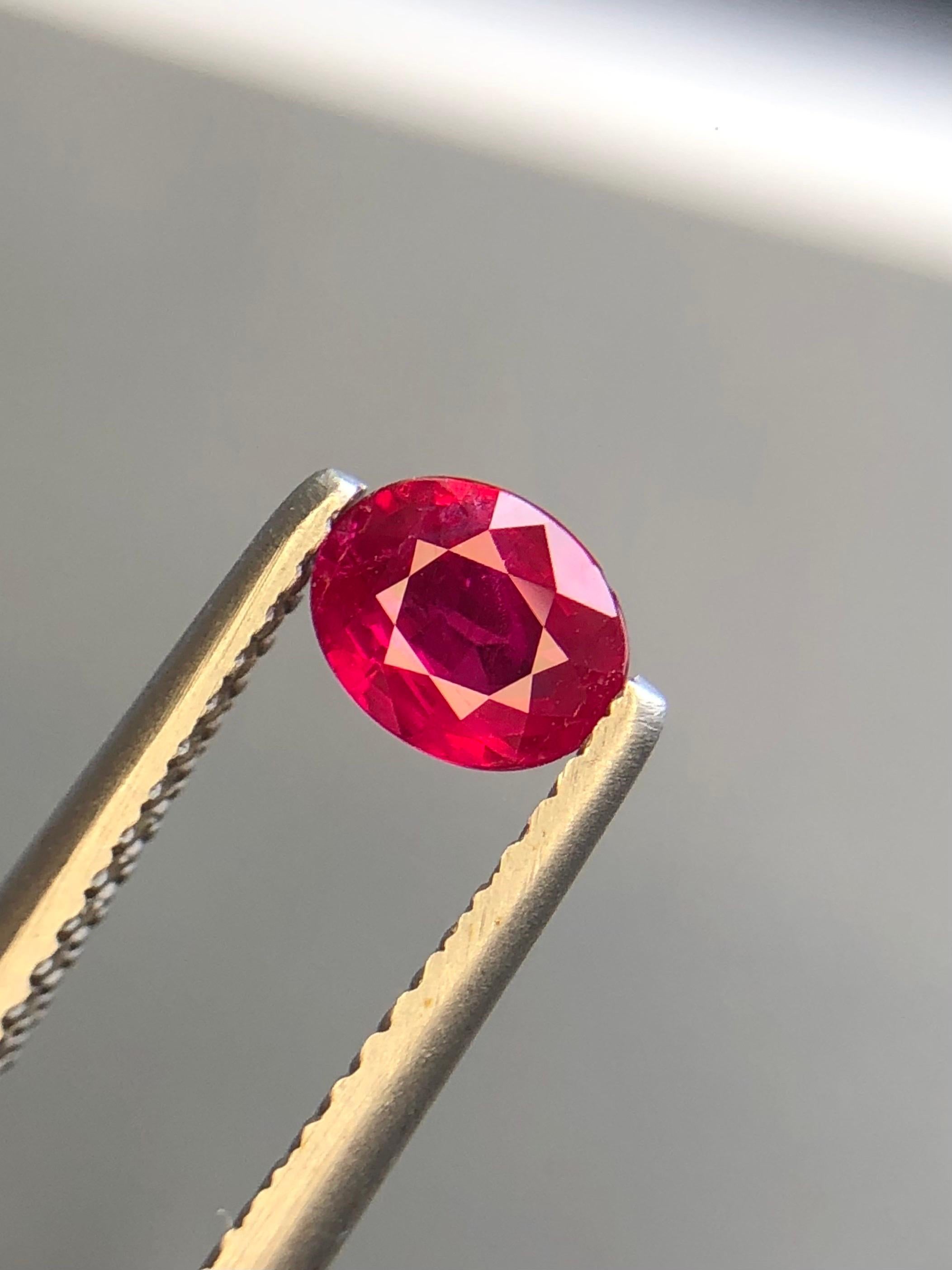 0.51 Ct GIA Certified Natural Unheated Burma Ruby Pigeon Blood Color Gemstone (Gemma di colore sangue di piccione) In condizioni Nuovo in vendita a bangkok, TH