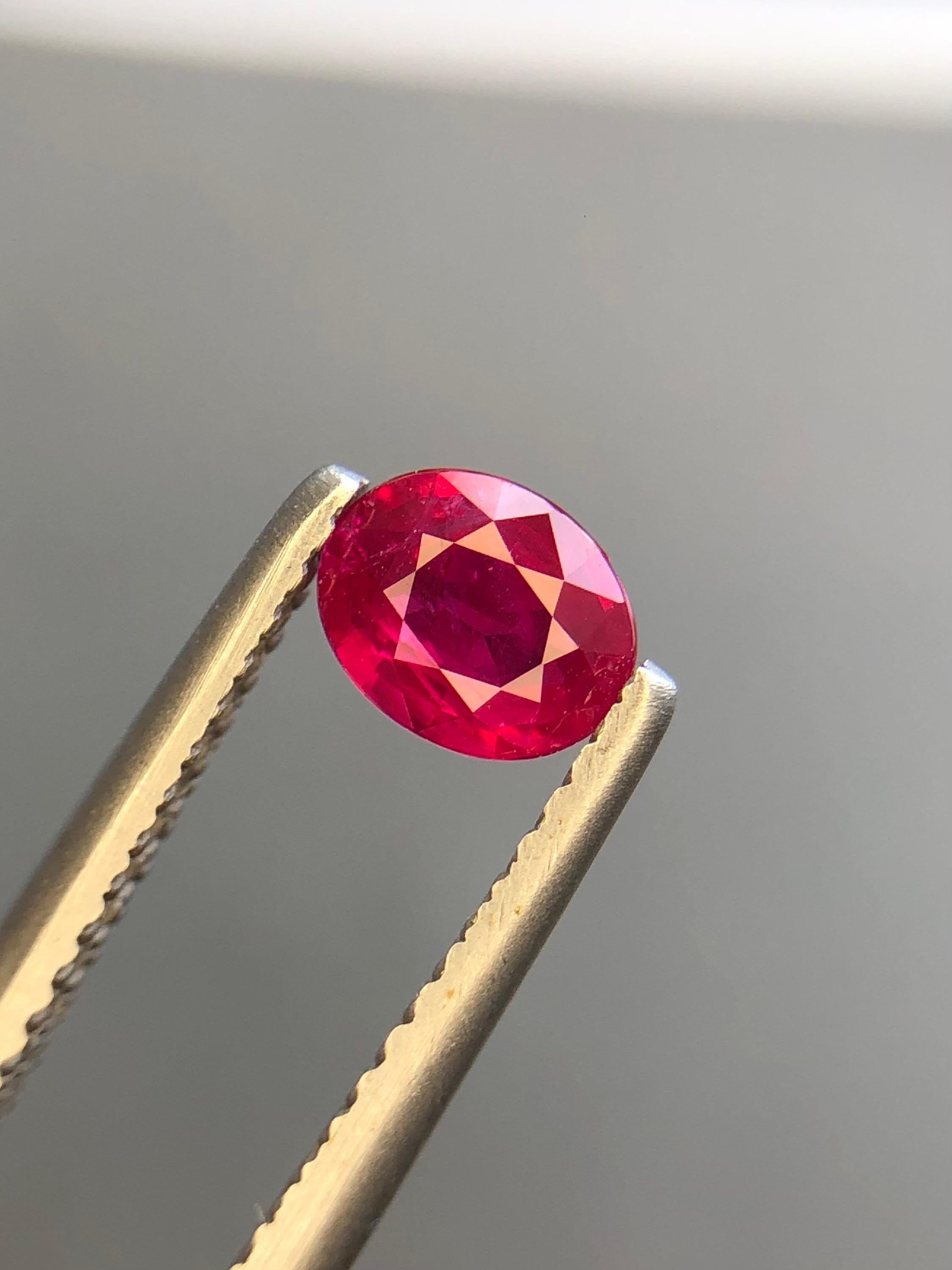 da uomo o donna 0.51 Ct GIA Certified Natural Unheated Burma Ruby Pigeon Blood Color Gemstone (Gemma di colore sangue di piccione) in vendita