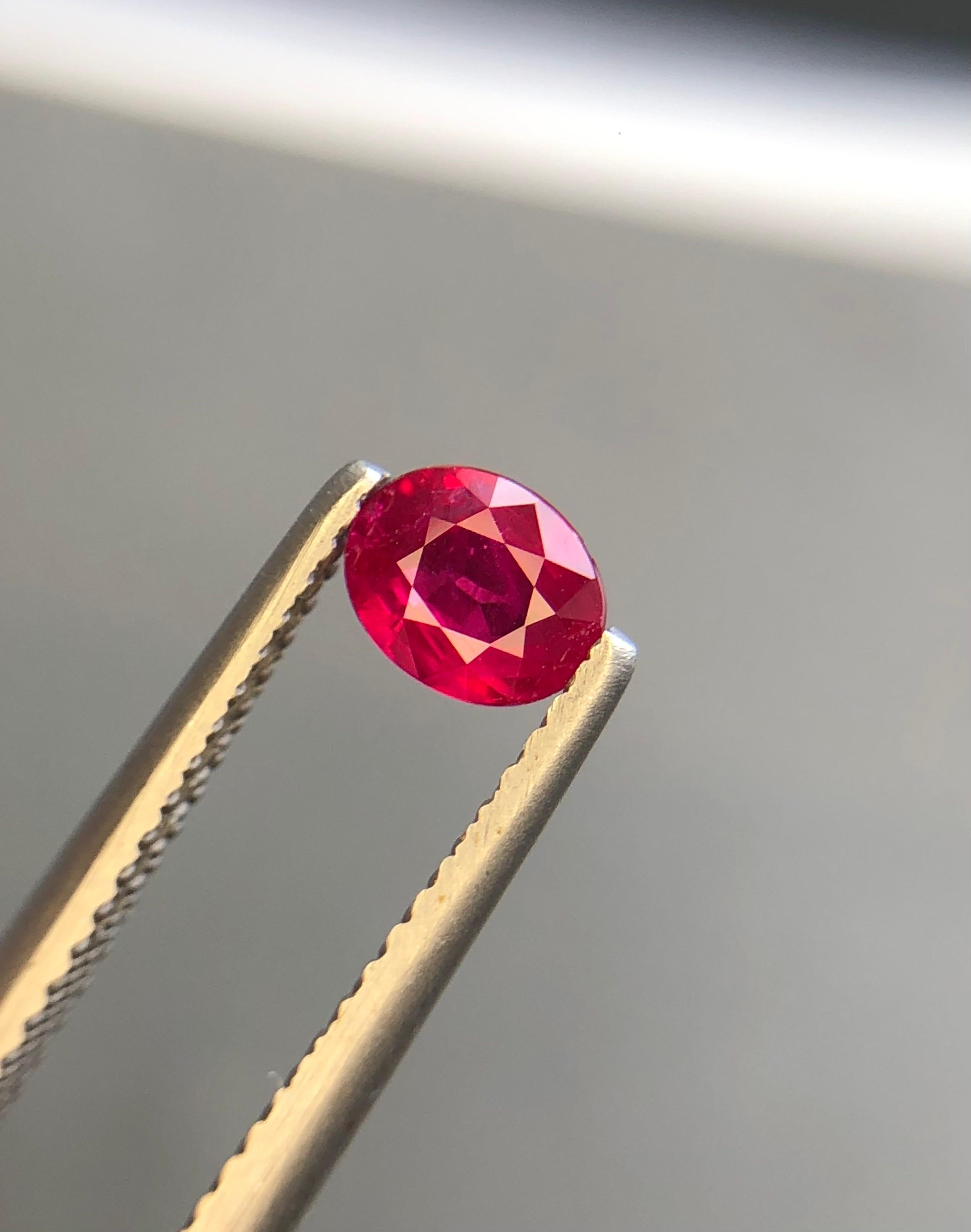 0.51 Ct GIA Certified Natural Unheated Burma Ruby Pigeon Blood Color Gemstone (Gemma di colore sangue di piccione) in vendita 1