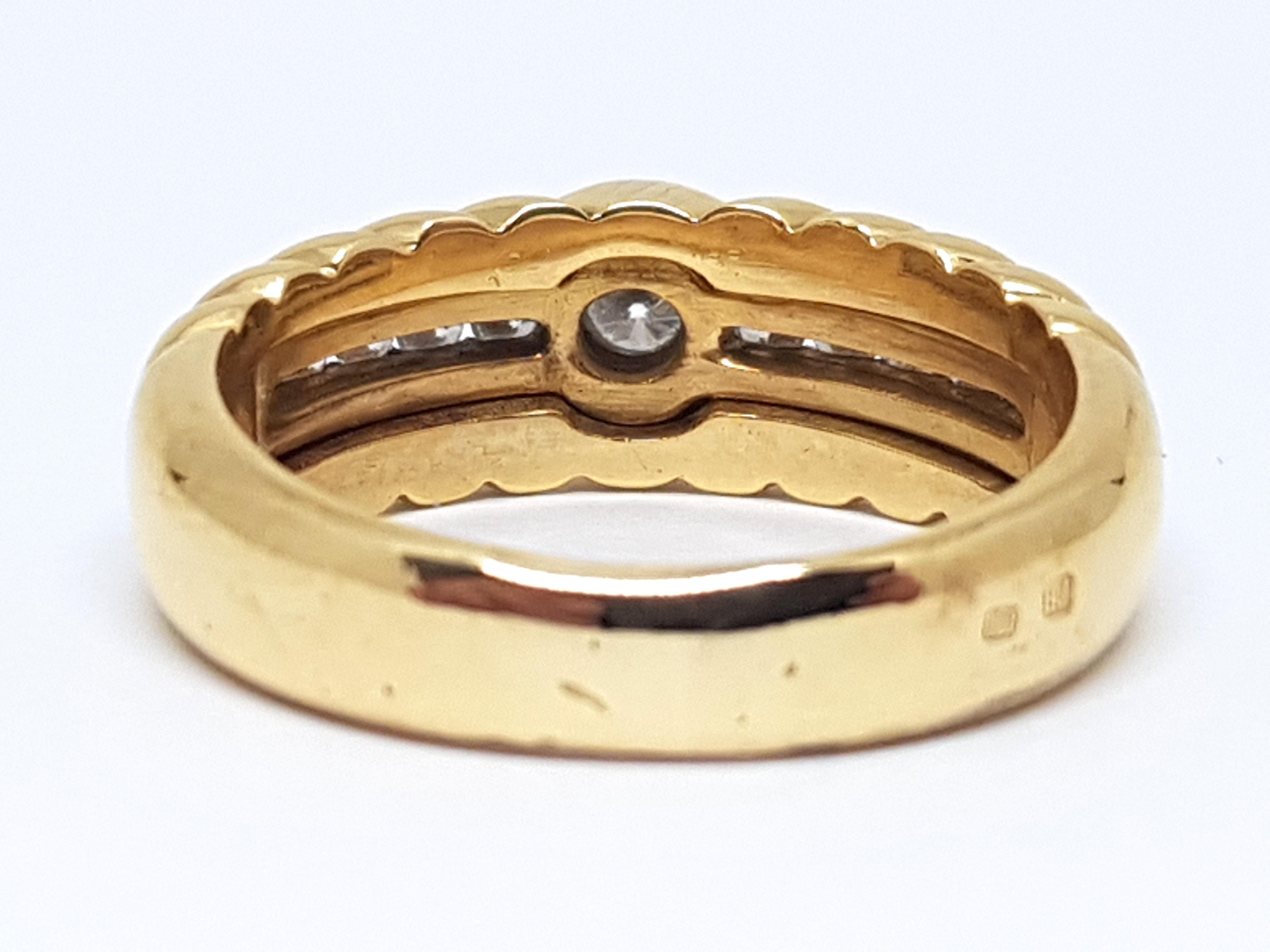 Contemporary 0.52 Carat 18 Karat Yellow Gold Diamond Ring For Sale